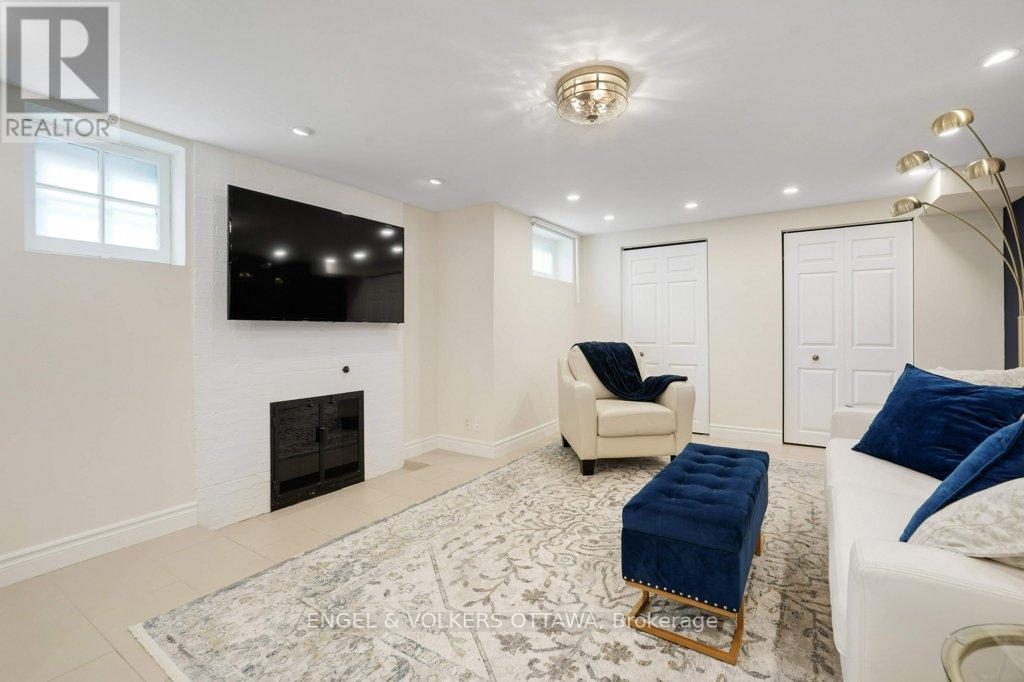 386 Ashbury Road, Ottawa, Ontario  K1M 0R8 - Photo 31 - X12414601