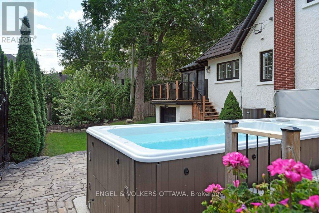 386 Ashbury Road, Ottawa, Ontario  K1M 0R8 - Photo 38 - X12414601