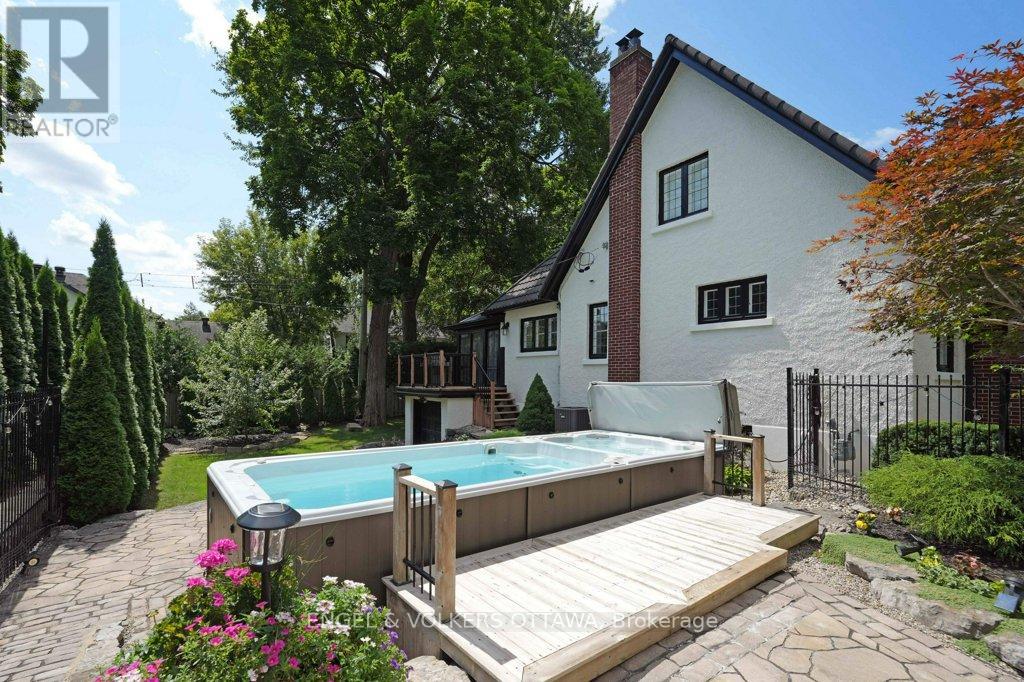 386 Ashbury Road, Ottawa, Ontario  K1M 0R8 - Photo 39 - X12414601