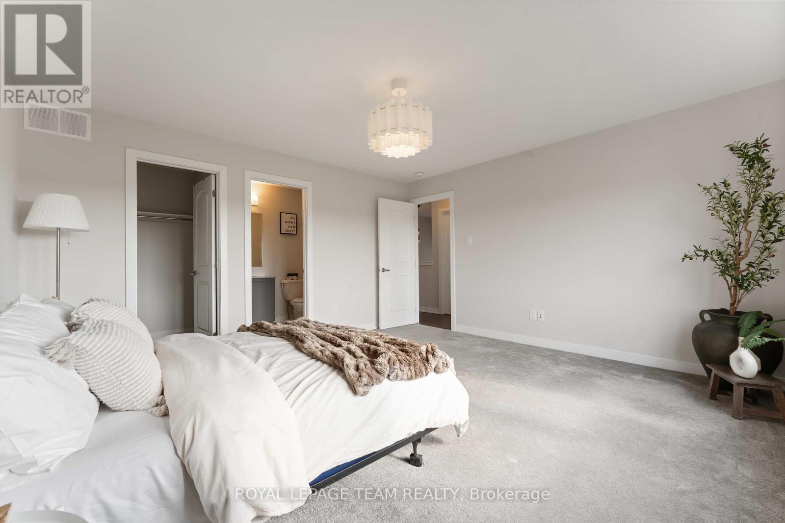 3040 Travertine Way, Ottawa, Ontario  K2J 6W9 - Photo 23 - X12414603