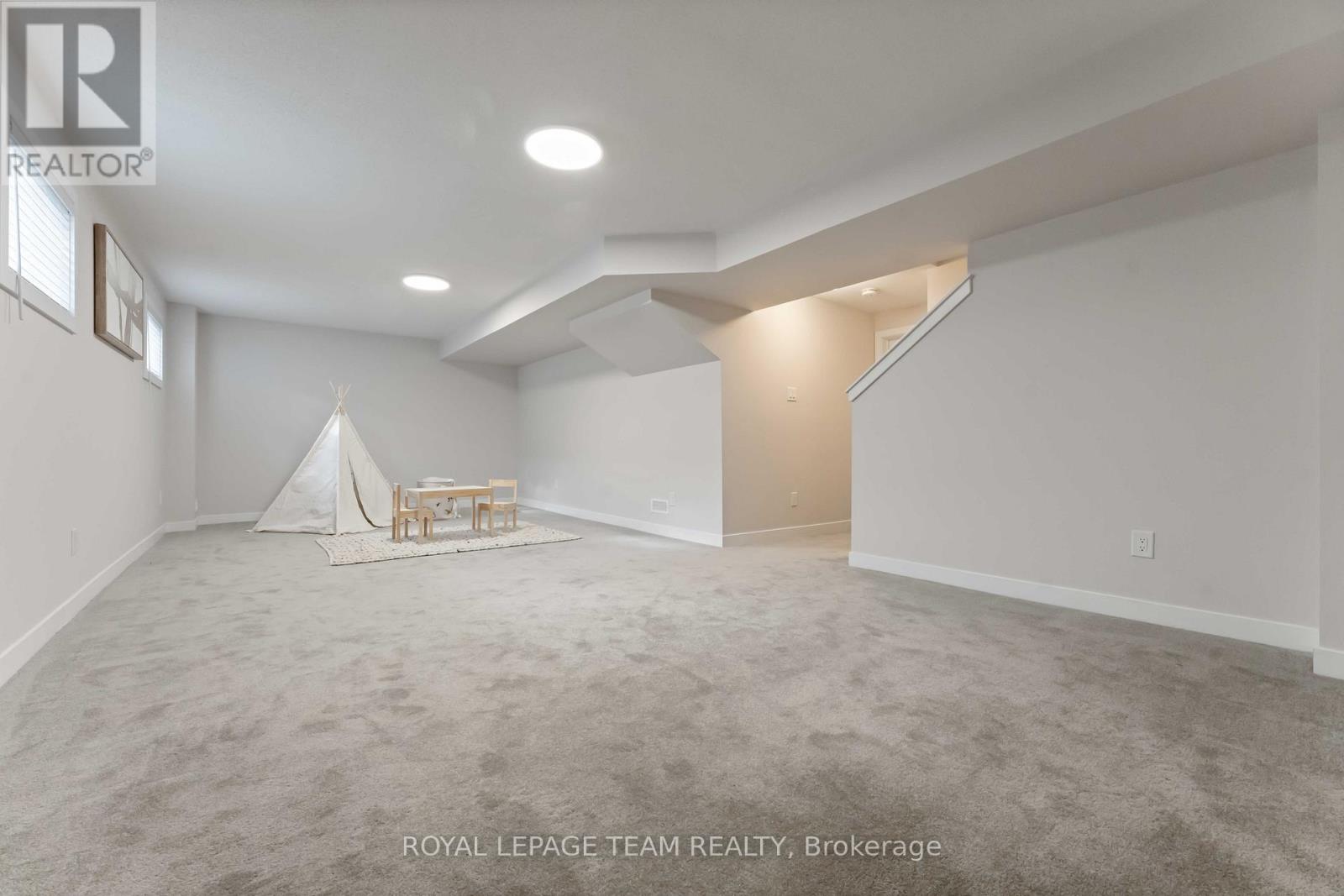 3040 Travertine Way, Ottawa, Ontario  K2J 6W9 - Photo 41 - X12414603