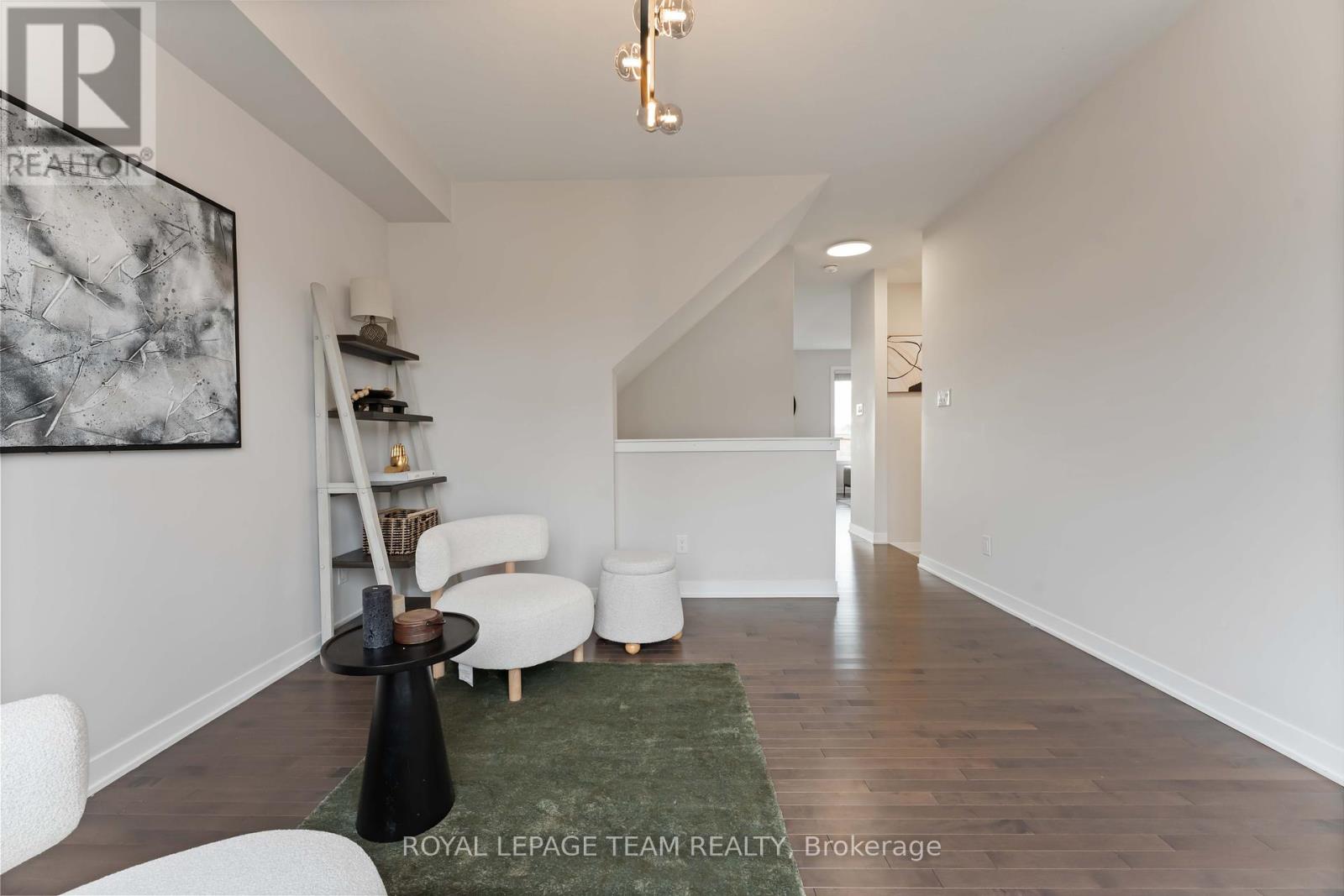 3040 Travertine Way, Ottawa, Ontario  K2J 6W9 - Photo 5 - X12414603