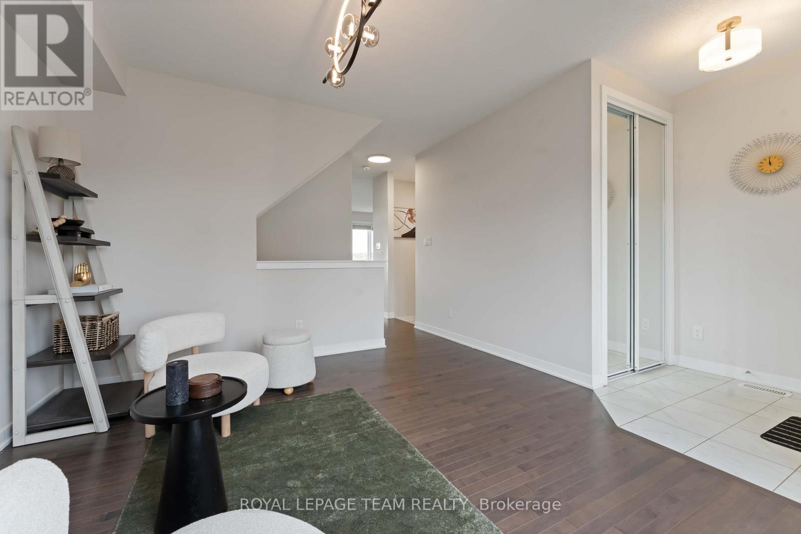 3040 Travertine Way, Ottawa, Ontario  K2J 6W9 - Photo 7 - X12414603