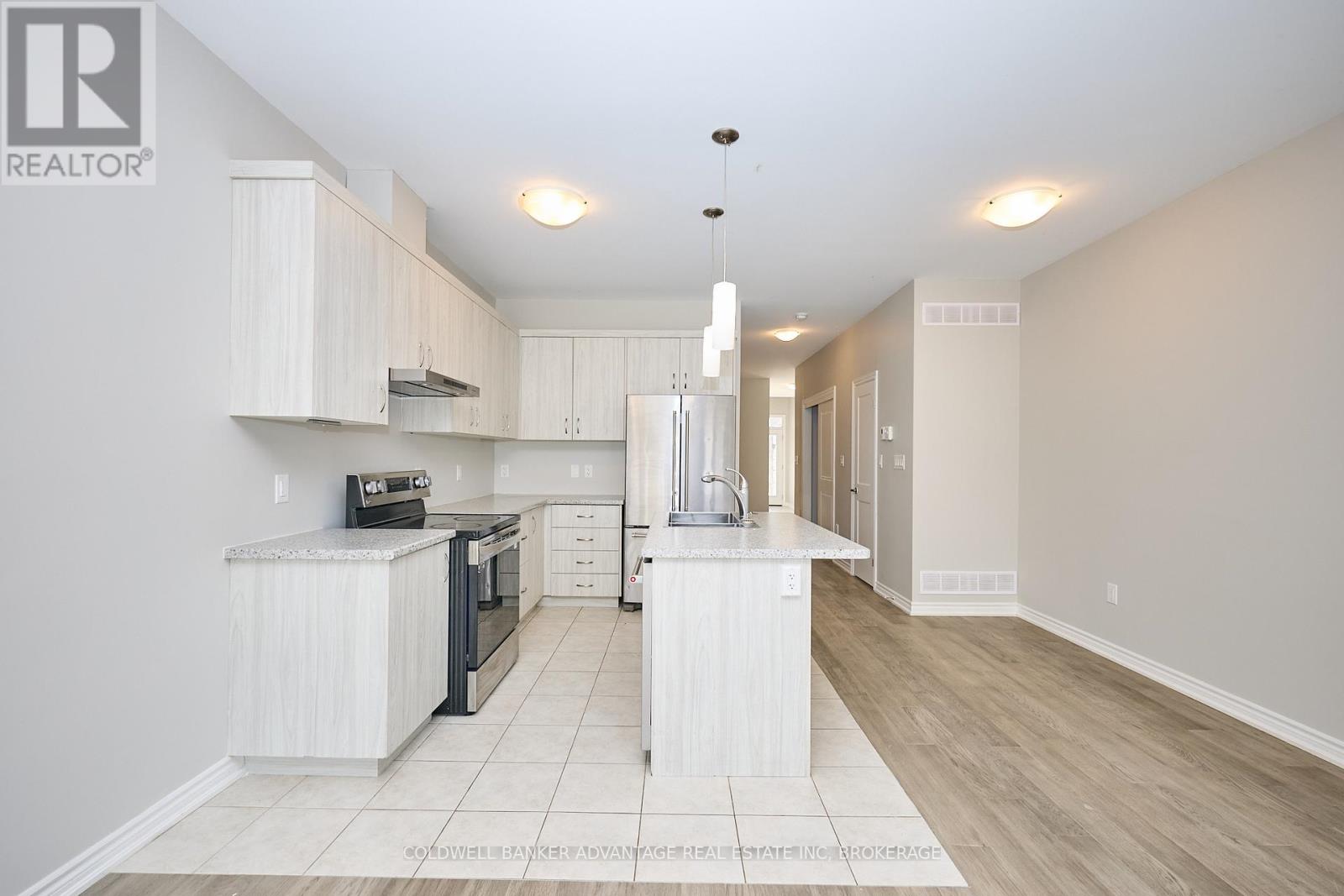 324 Louise Street, Welland, Ontario  L3B 0H8 - Photo 10 - X12414443