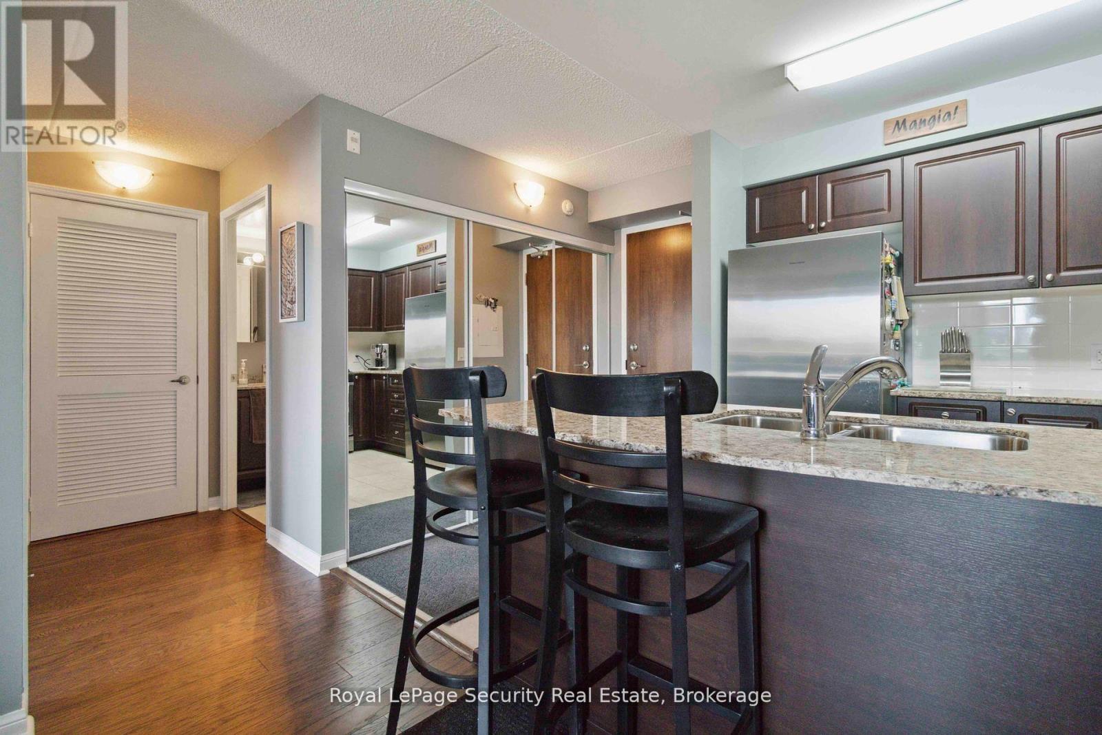 210 - 50 Via Rosedale Way, Brampton, Ontario  L6R 3Z7 - Photo 11 - W12414353