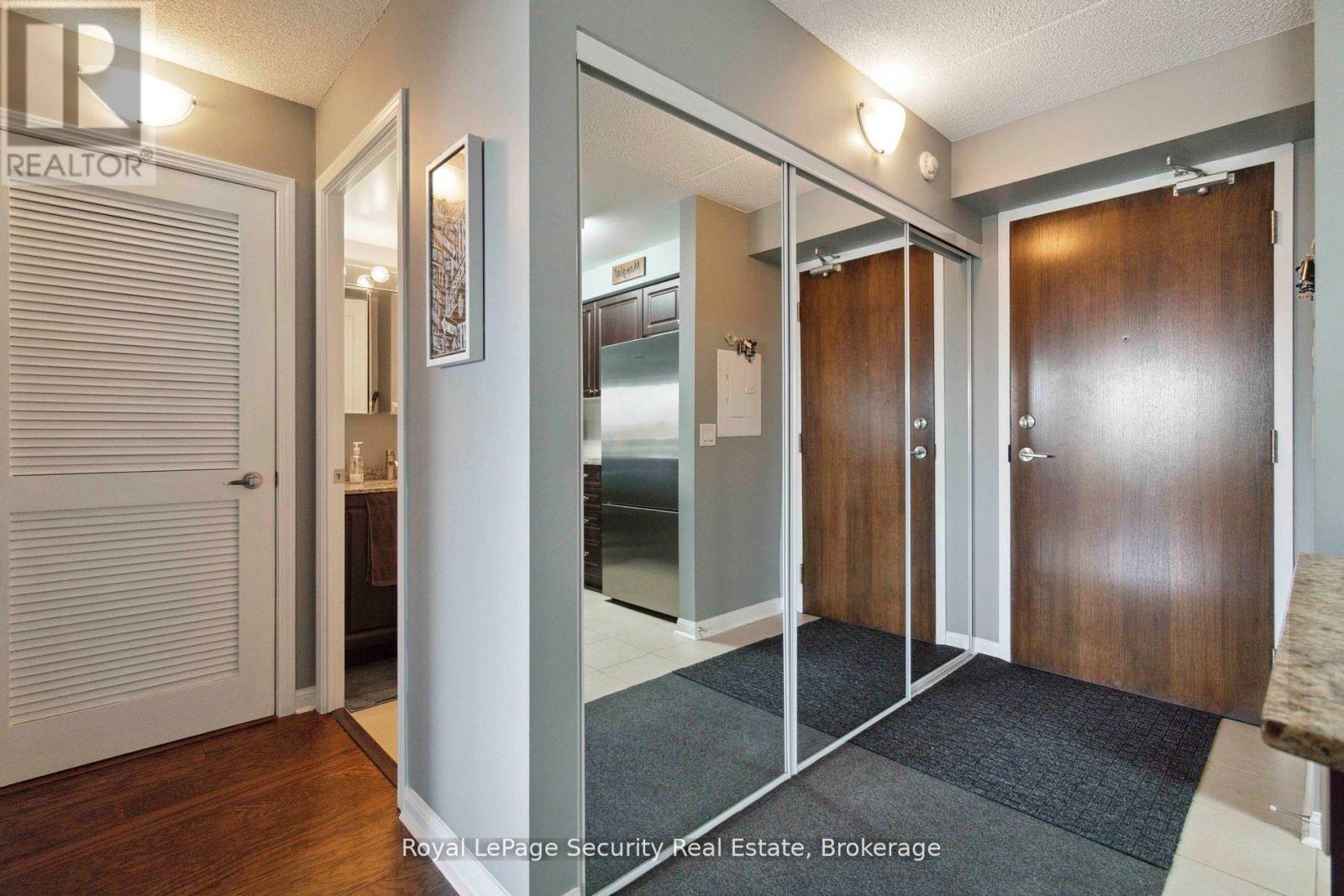 210 - 50 Via Rosedale Way, Brampton, Ontario  L6R 3Z7 - Photo 12 - W12414353