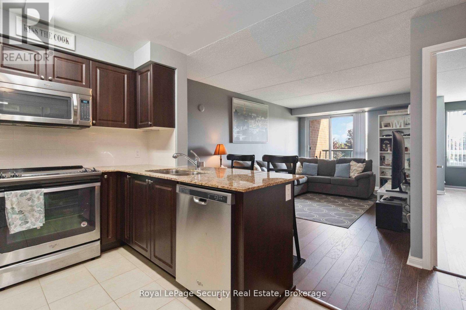 210 - 50 Via Rosedale Way, Brampton, Ontario  L6R 3Z7 - Photo 13 - W12414353