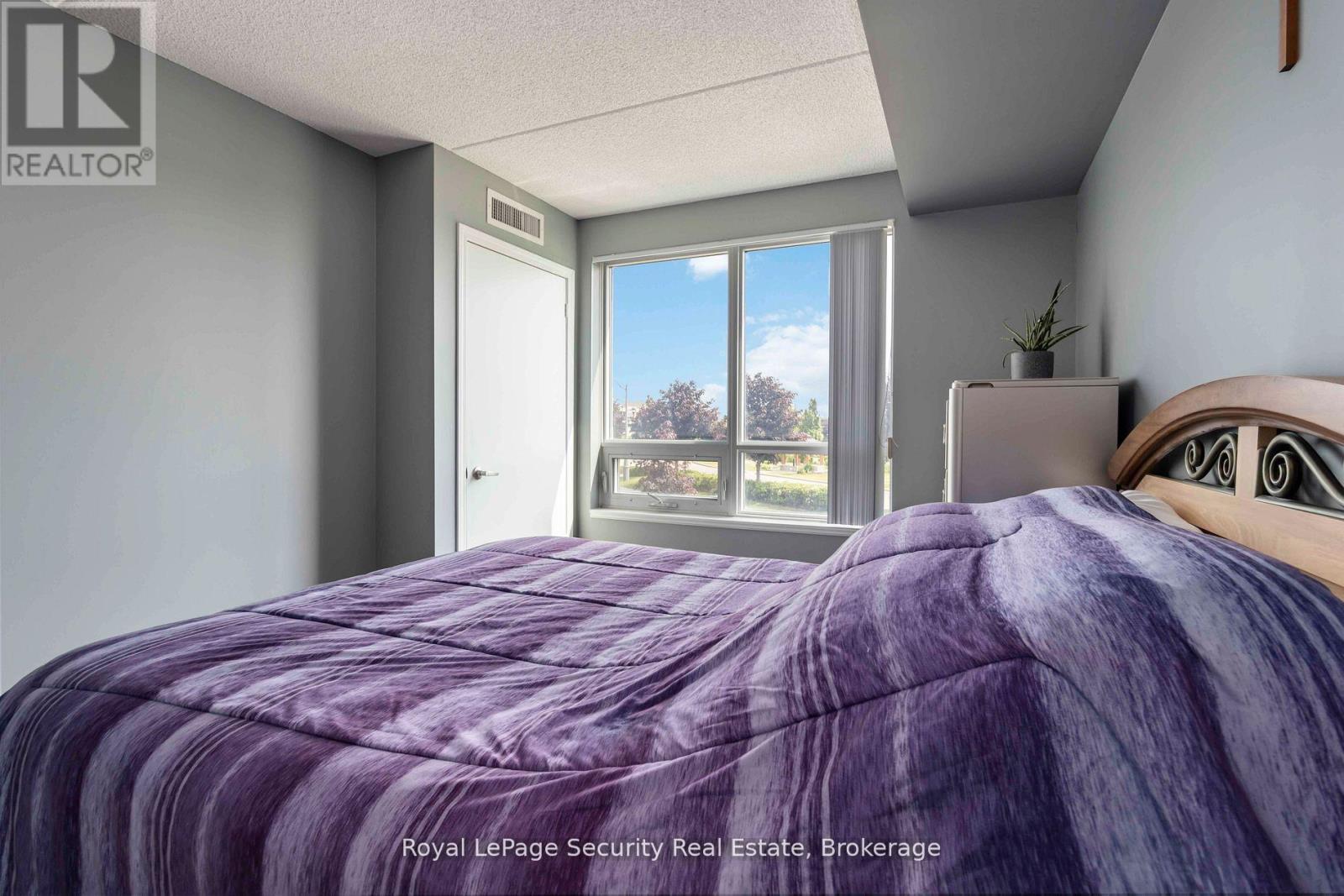210 - 50 Via Rosedale Way, Brampton, Ontario  L6R 3Z7 - Photo 21 - W12414353