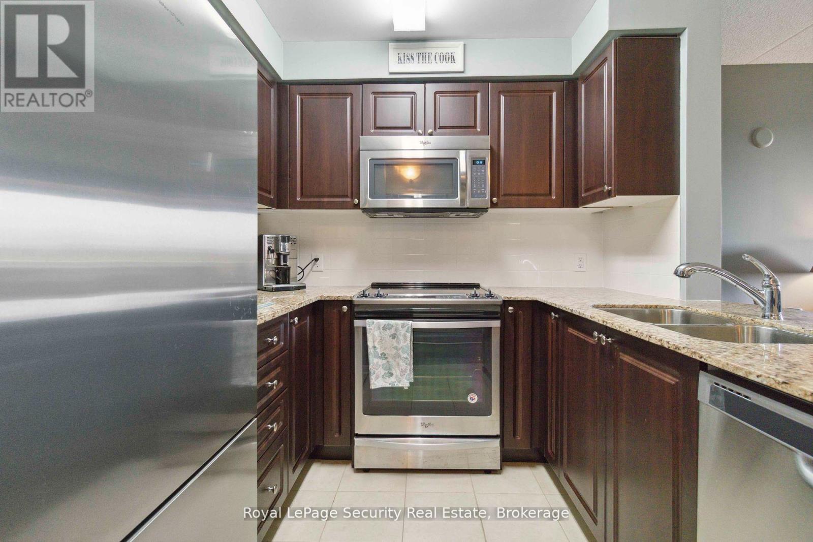210 - 50 Via Rosedale Way, Brampton, Ontario  L6R 3Z7 - Photo 9 - W12414353