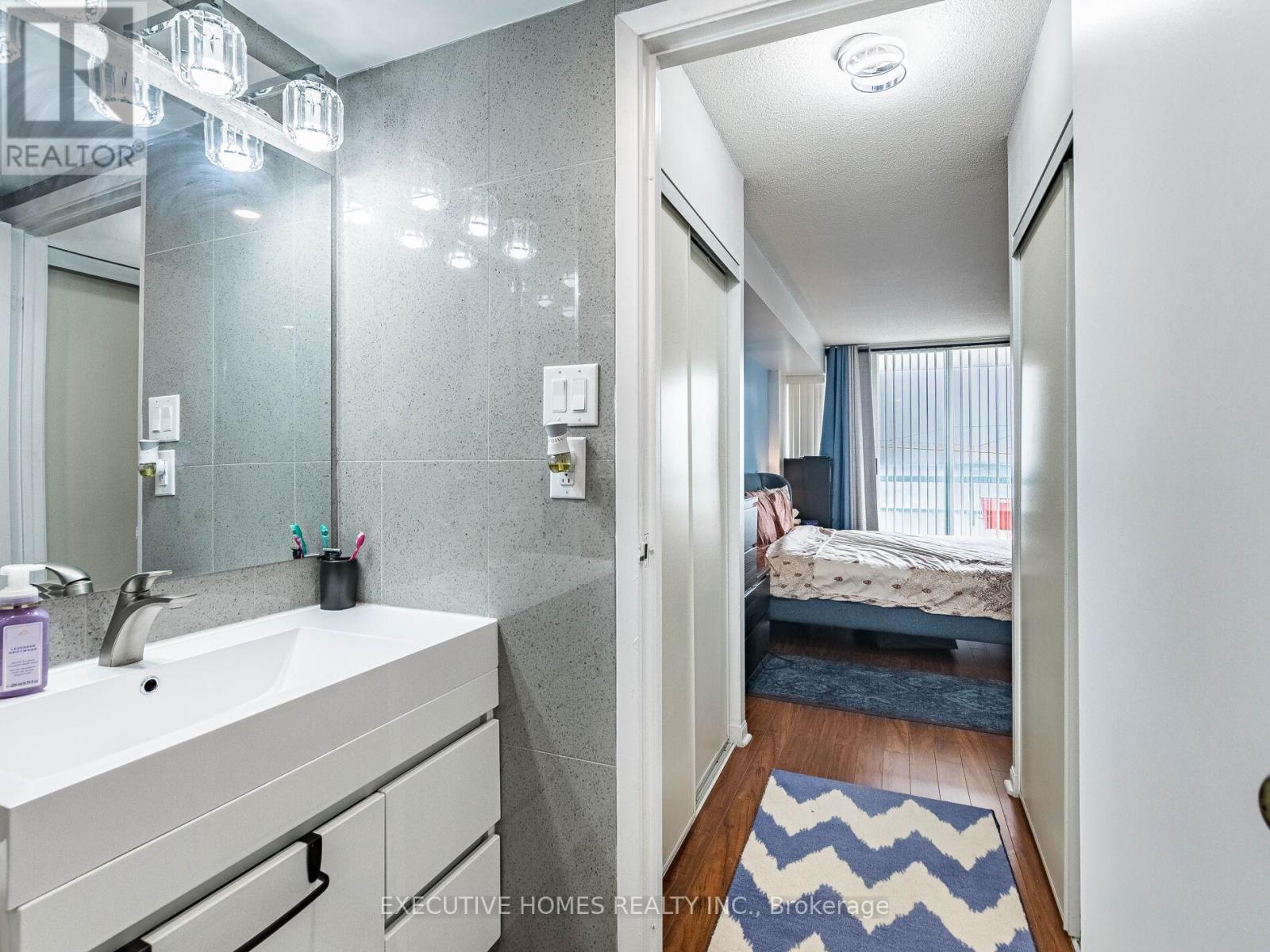 2702 - 550 Webb Drive, Mississauga, Ontario  L5B 3Y4 - Photo 29 - W12414365