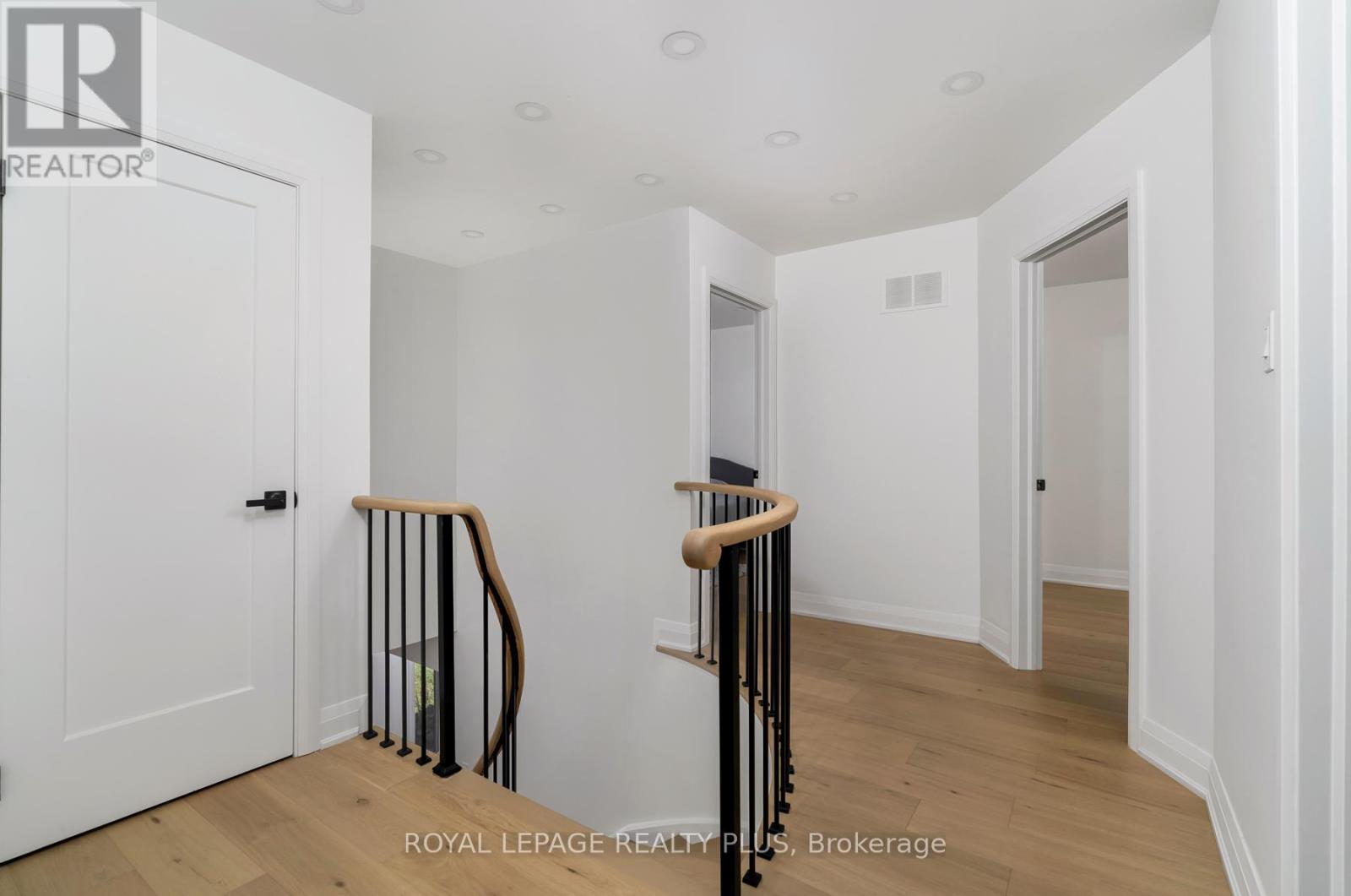 1079 Hedge Drive, Mississauga, Ontario  L4Y 1G3 - Photo 23 - W12414393