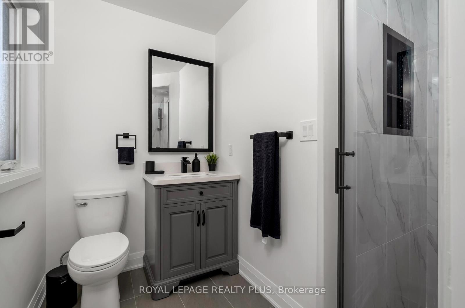 1079 Hedge Drive, Mississauga, Ontario  L4Y 1G3 - Photo 27 - W12414393
