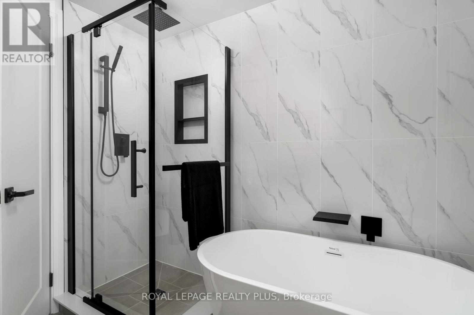 1079 Hedge Drive, Mississauga, Ontario  L4Y 1G3 - Photo 30 - W12414393