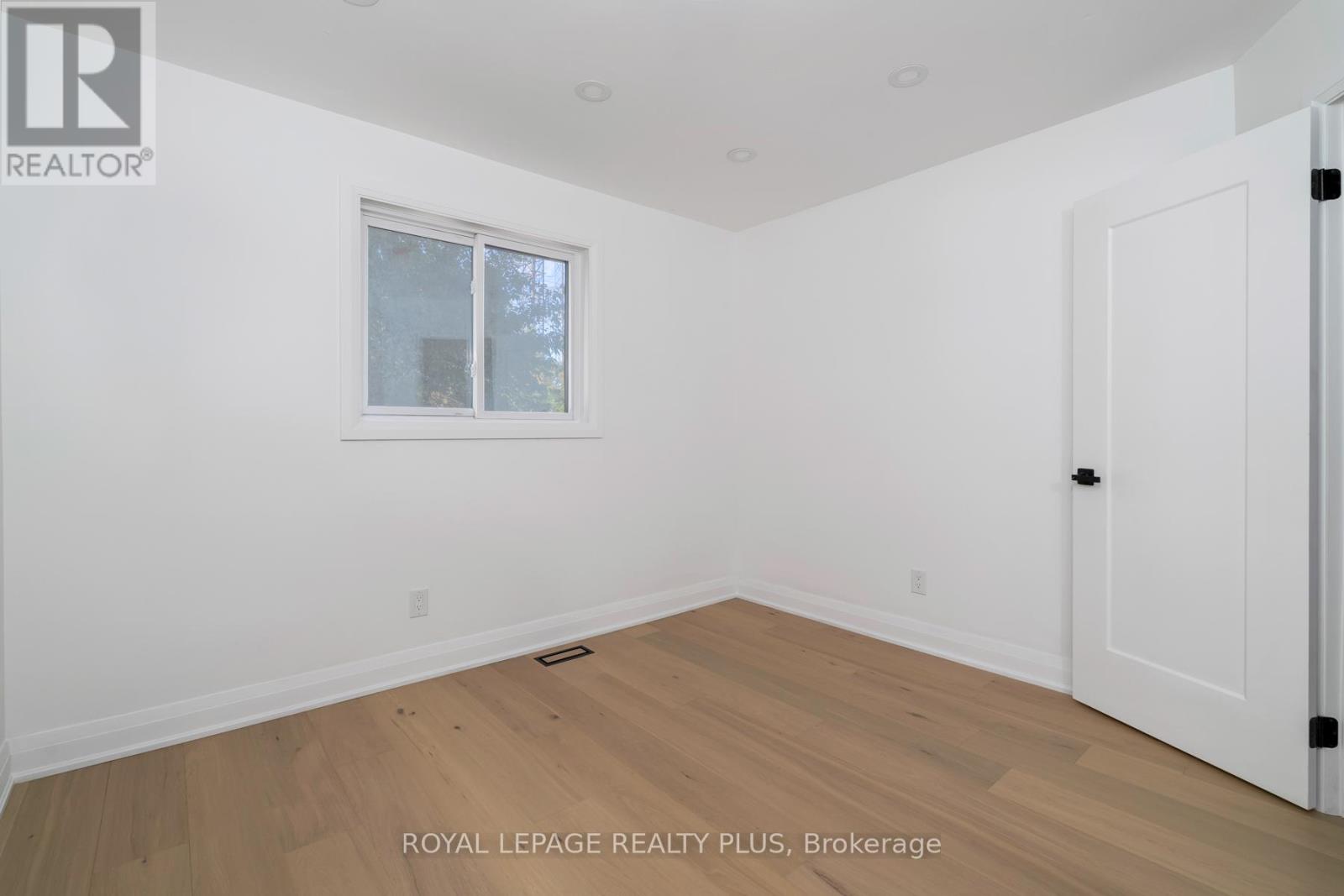 1079 Hedge Drive, Mississauga, Ontario  L4Y 1G3 - Photo 31 - W12414393