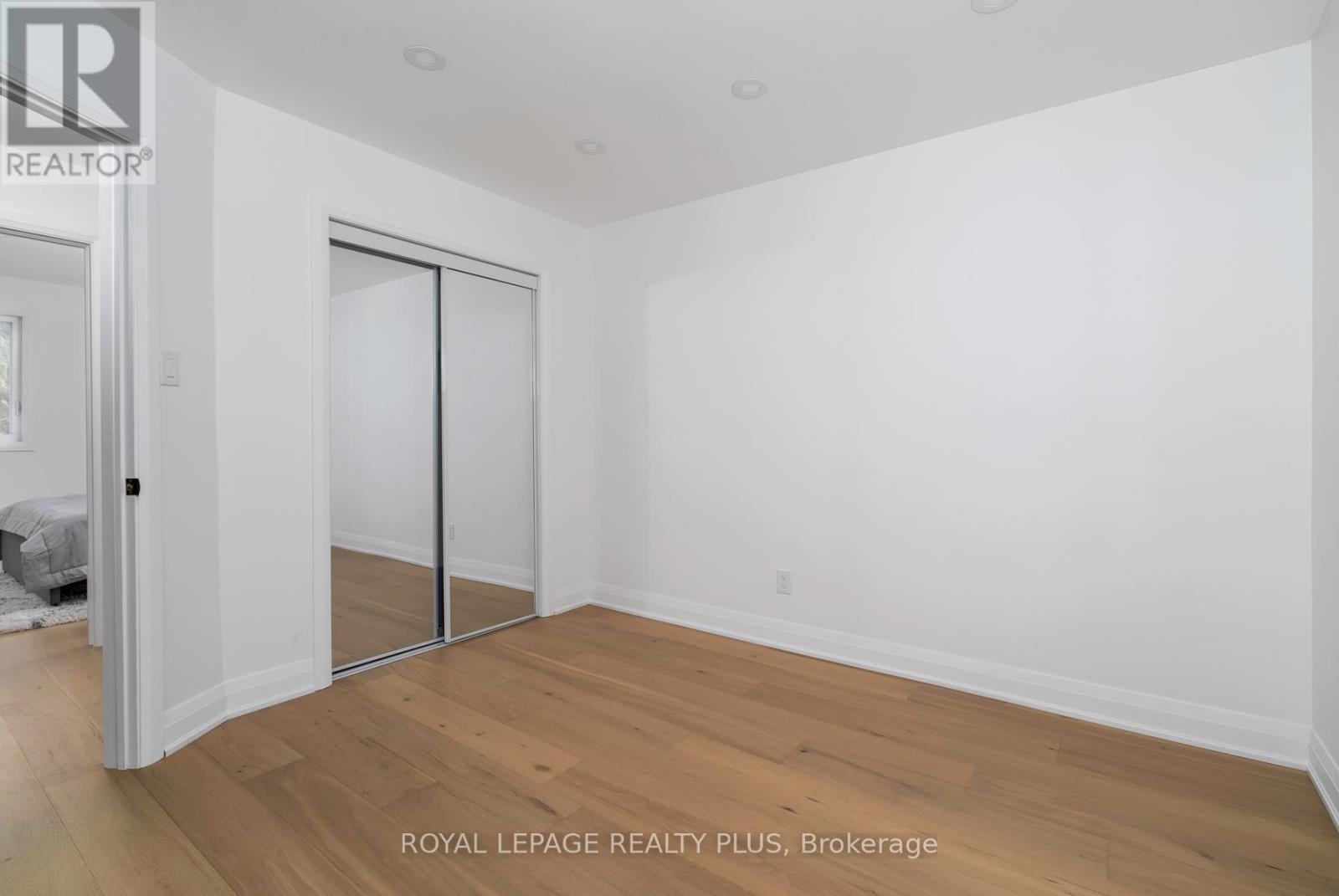 1079 Hedge Drive, Mississauga, Ontario  L4Y 1G3 - Photo 32 - W12414393