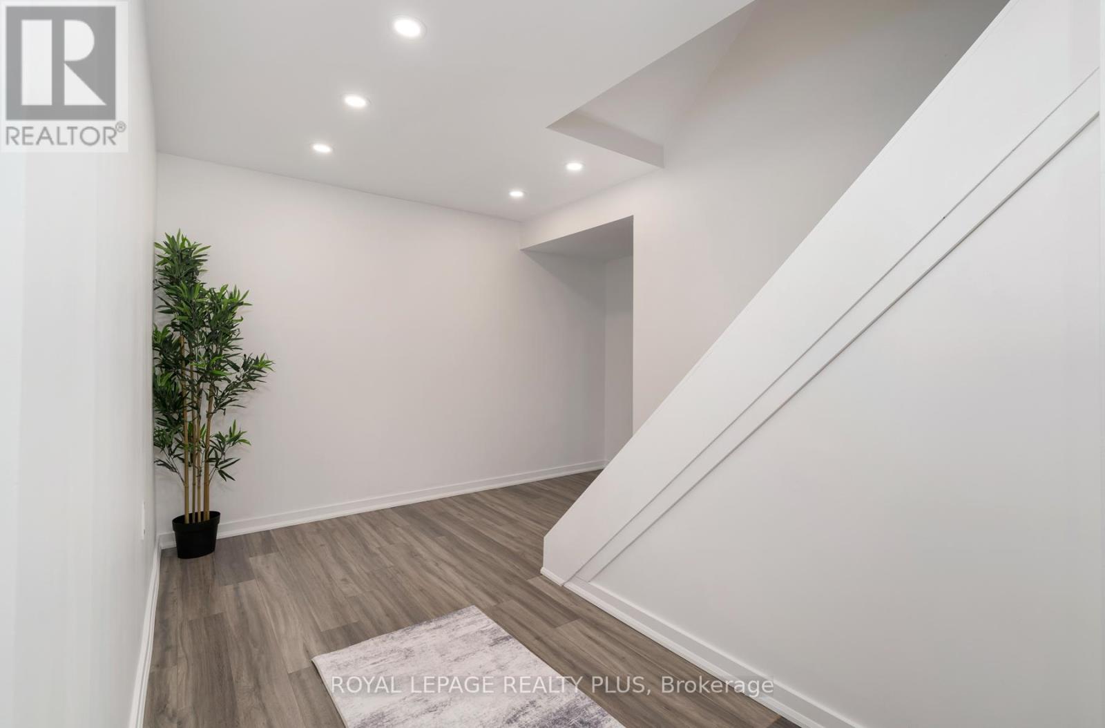1079 Hedge Drive, Mississauga, Ontario  L4Y 1G3 - Photo 34 - W12414393