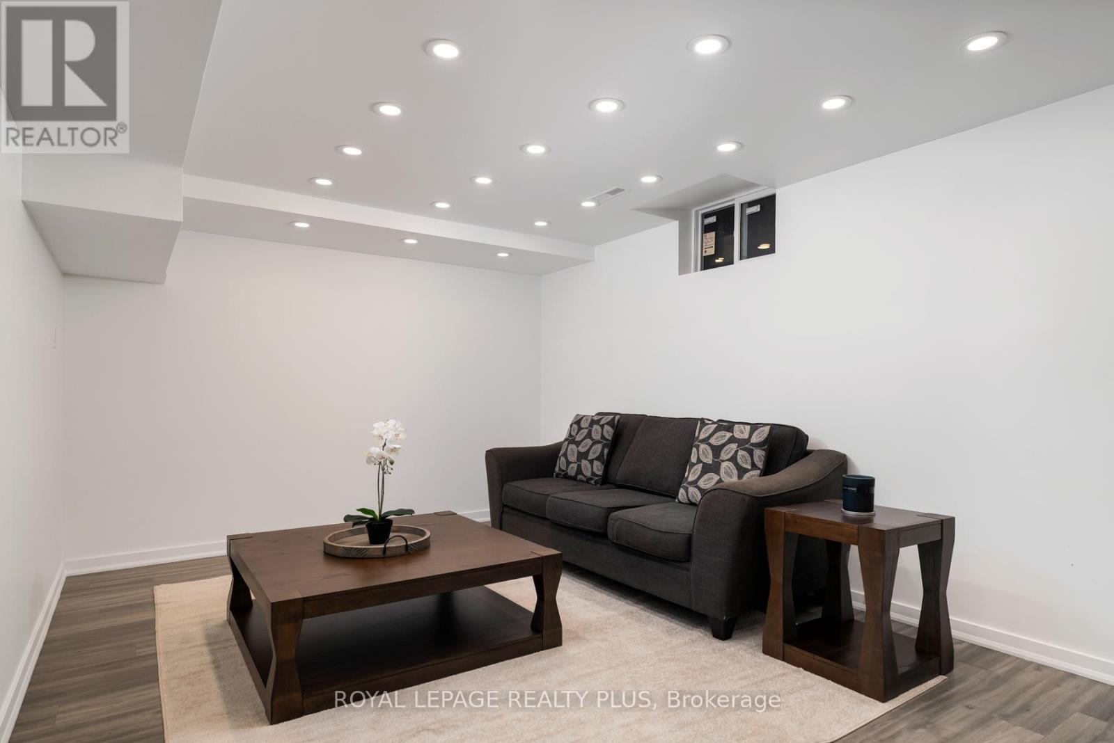 1079 Hedge Drive, Mississauga, Ontario  L4Y 1G3 - Photo 35 - W12414393