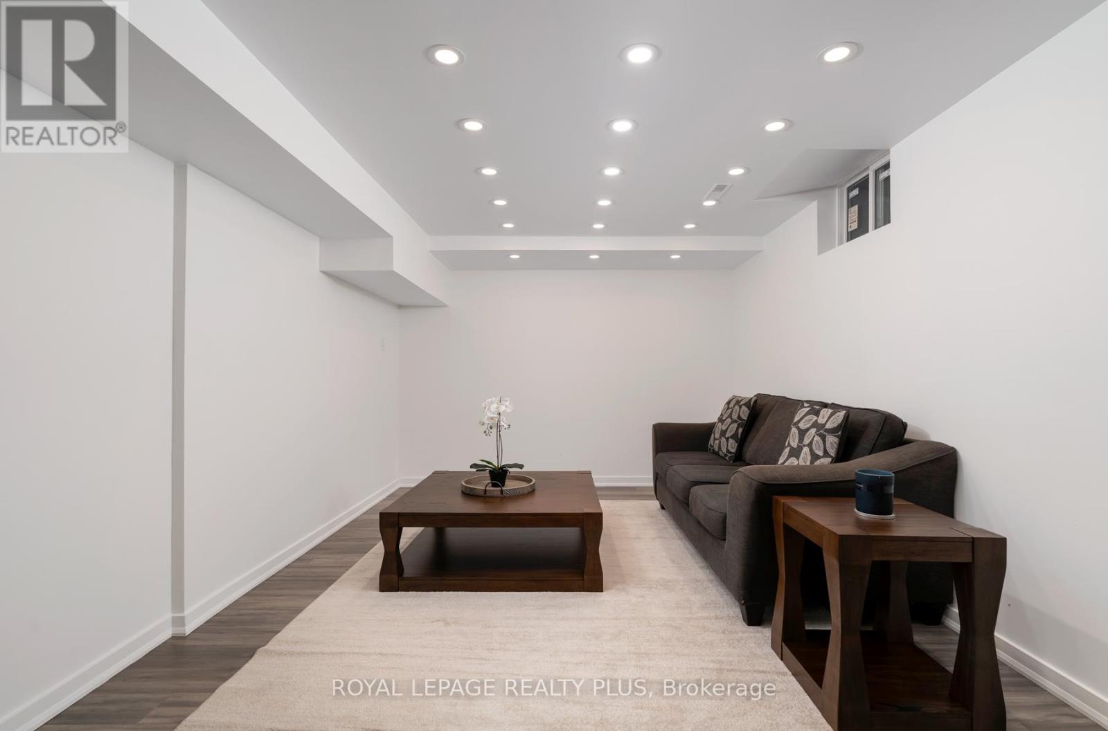 1079 Hedge Drive, Mississauga, Ontario  L4Y 1G3 - Photo 36 - W12414393
