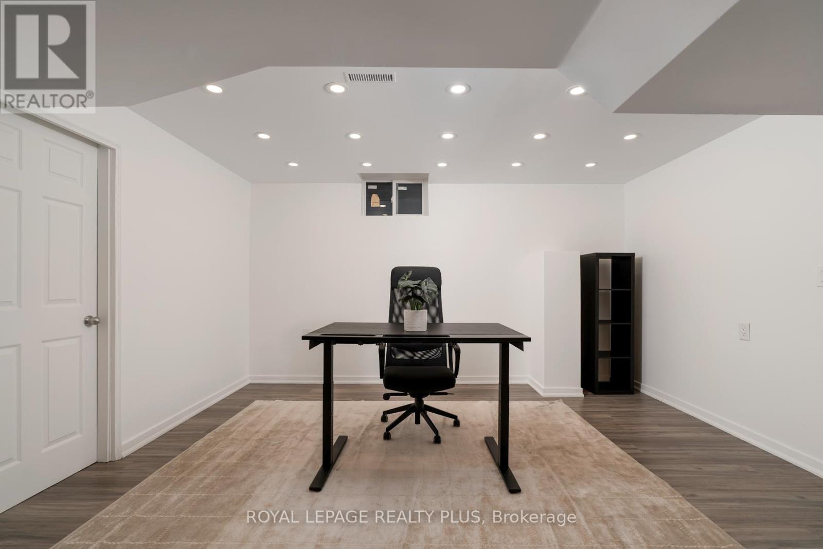 1079 Hedge Drive, Mississauga, Ontario  L4Y 1G3 - Photo 37 - W12414393