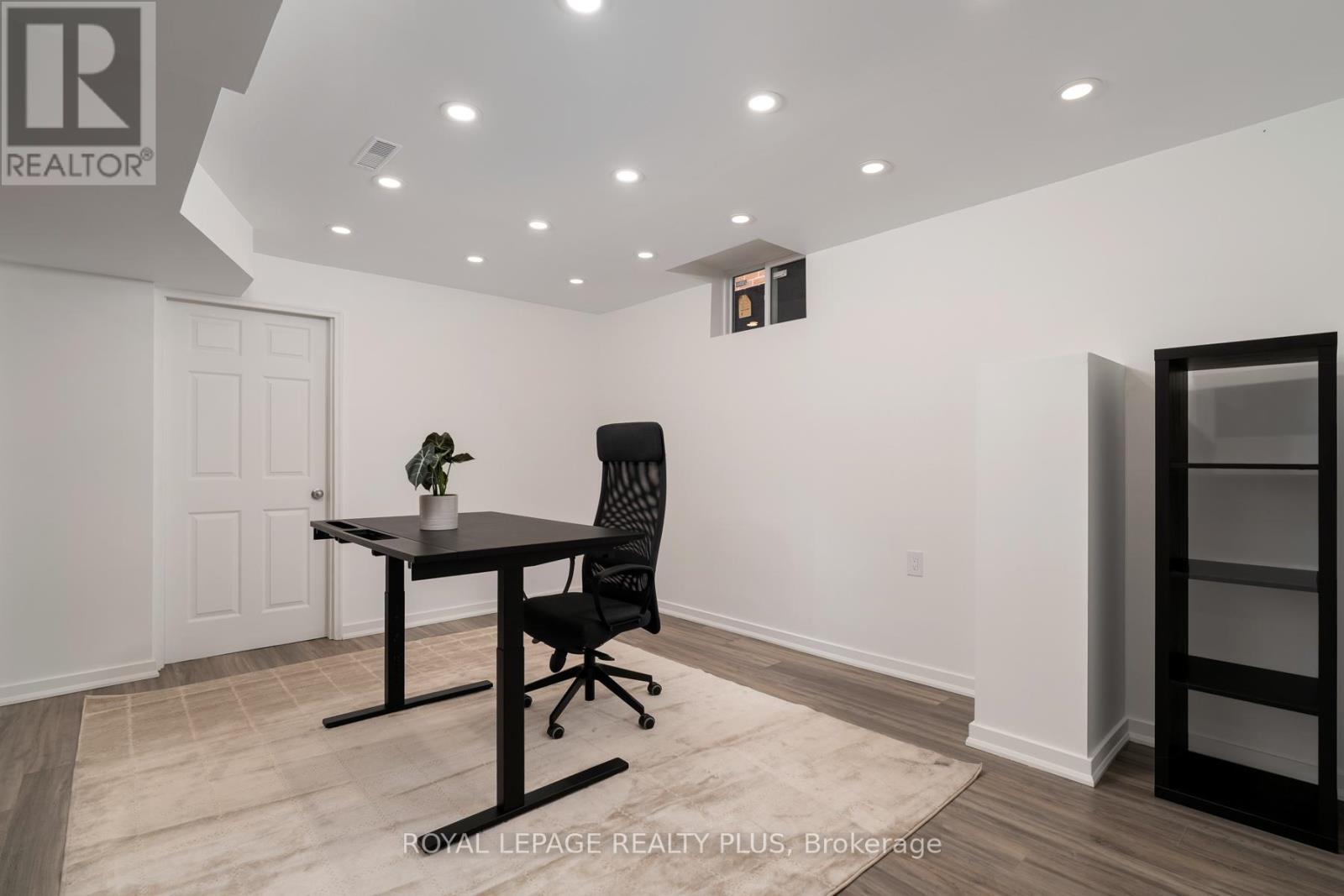 1079 Hedge Drive, Mississauga, Ontario  L4Y 1G3 - Photo 38 - W12414393