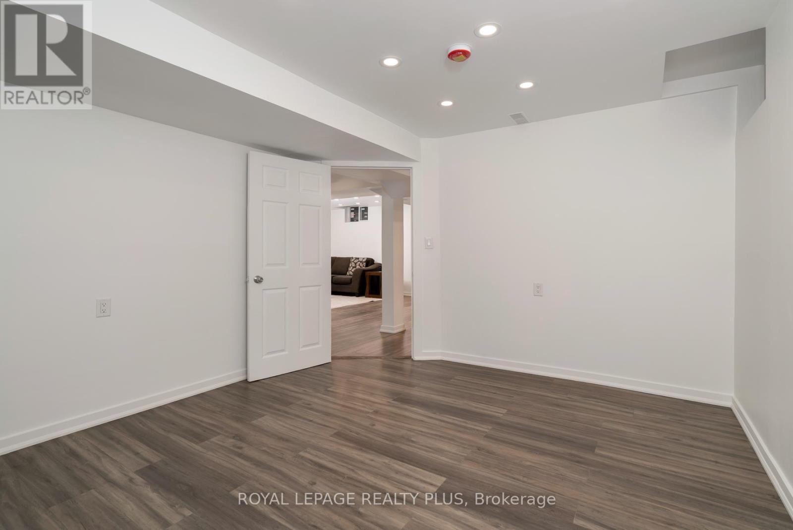 1079 Hedge Drive, Mississauga, Ontario  L4Y 1G3 - Photo 41 - W12414393