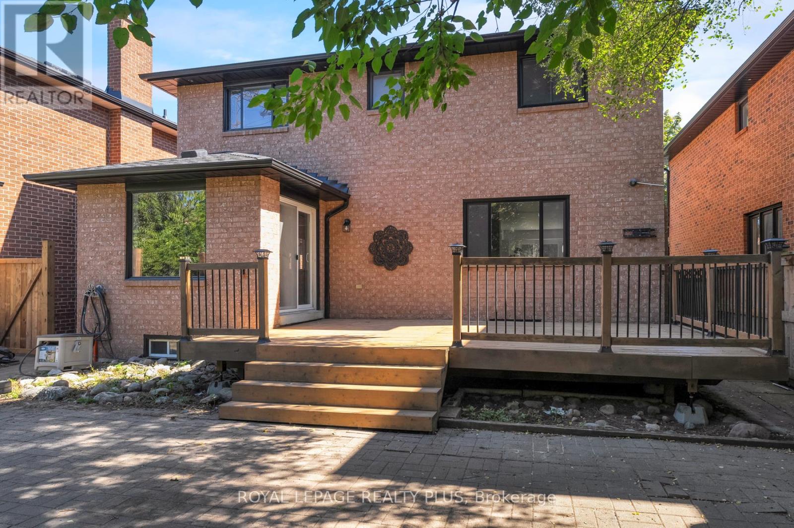1079 Hedge Drive, Mississauga, Ontario  L4Y 1G3 - Photo 43 - W12414393