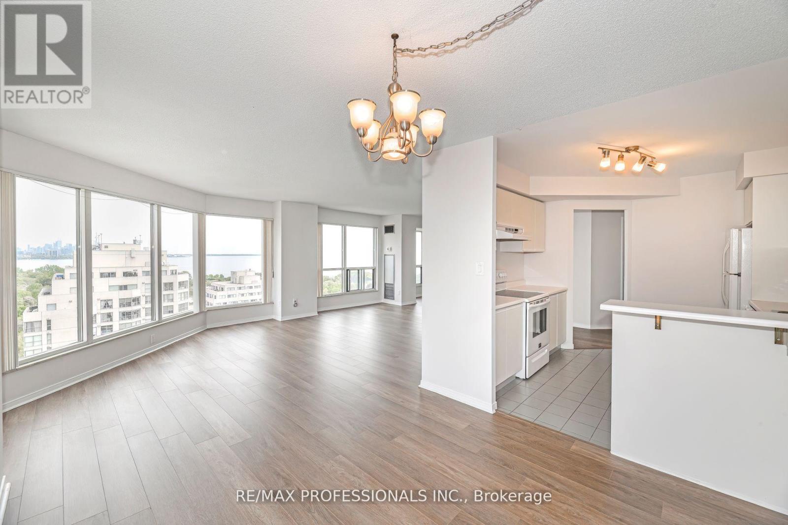 2004 - 2269 Lakeshore Boulevard W, Toronto, Ontario  M8V 3X6 - Photo 12 - W12414394