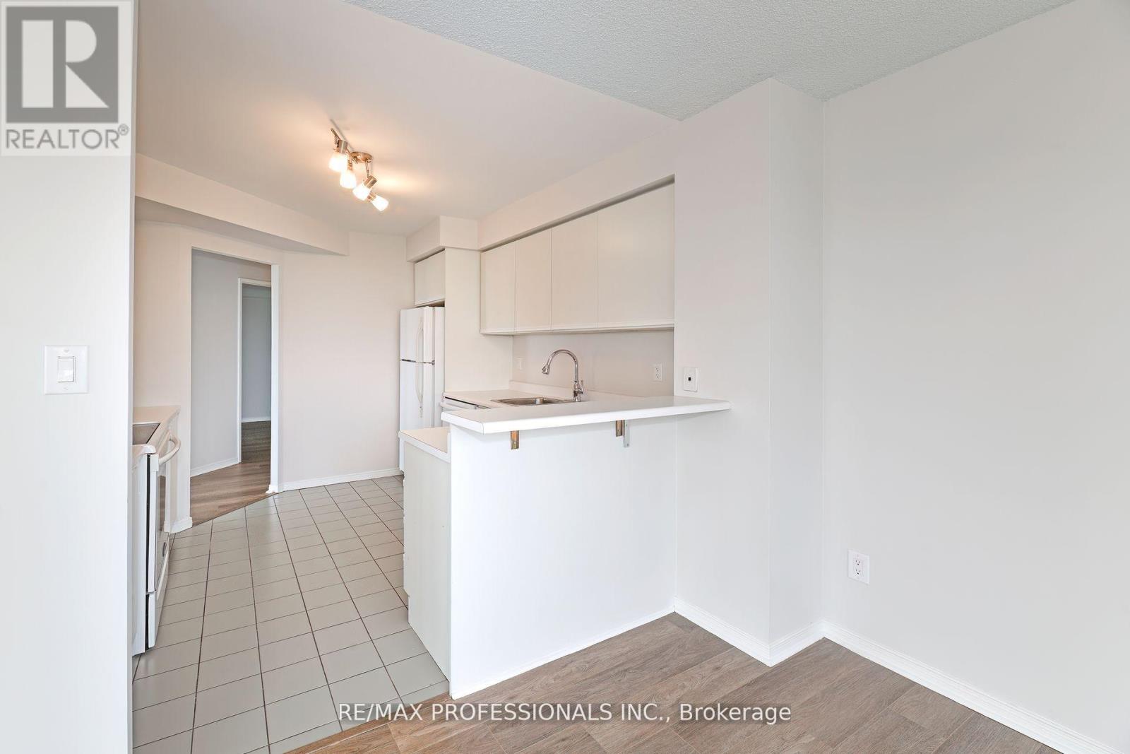 2004 - 2269 Lakeshore Boulevard W, Toronto, Ontario  M8V 3X6 - Photo 13 - W12414394