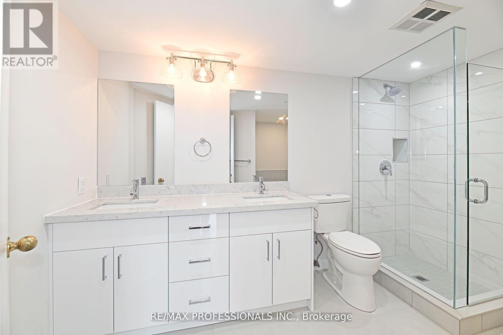 2004 - 2269 Lakeshore Boulevard W, Toronto, Ontario  M8V 3X6 - Photo 19 - W12414394