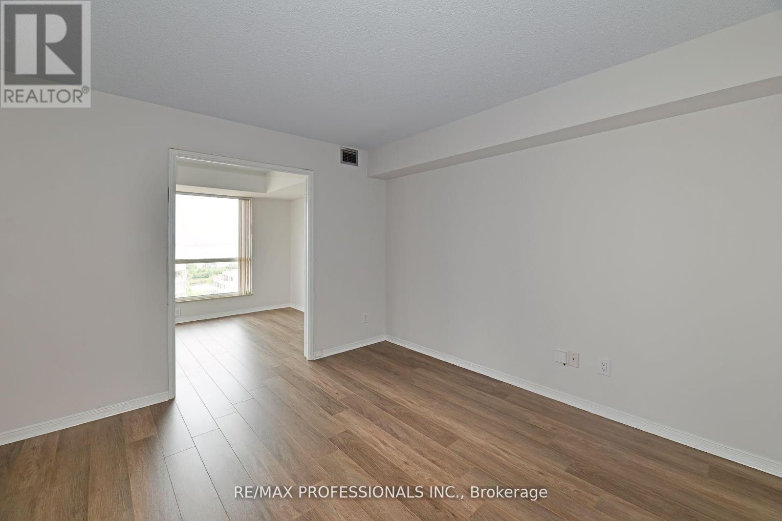 2004 - 2269 Lakeshore Boulevard W, Toronto, Ontario  M8V 3X6 - Photo 21 - W12414394