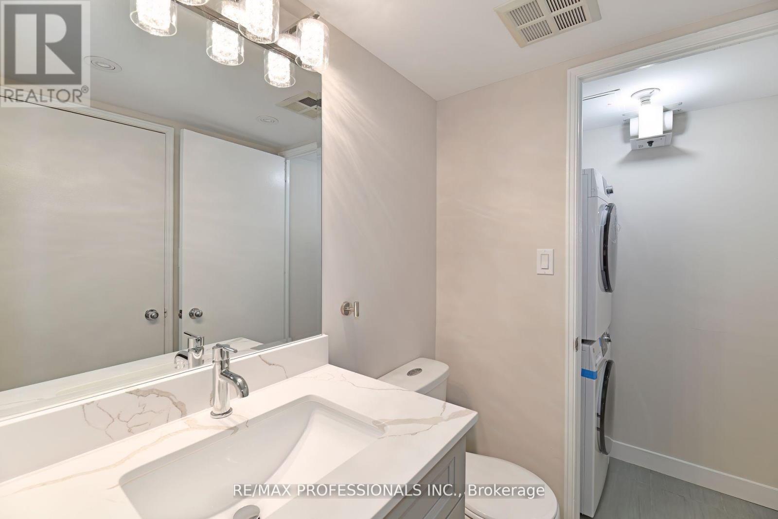 2004 - 2269 Lakeshore Boulevard W, Toronto, Ontario  M8V 3X6 - Photo 24 - W12414394
