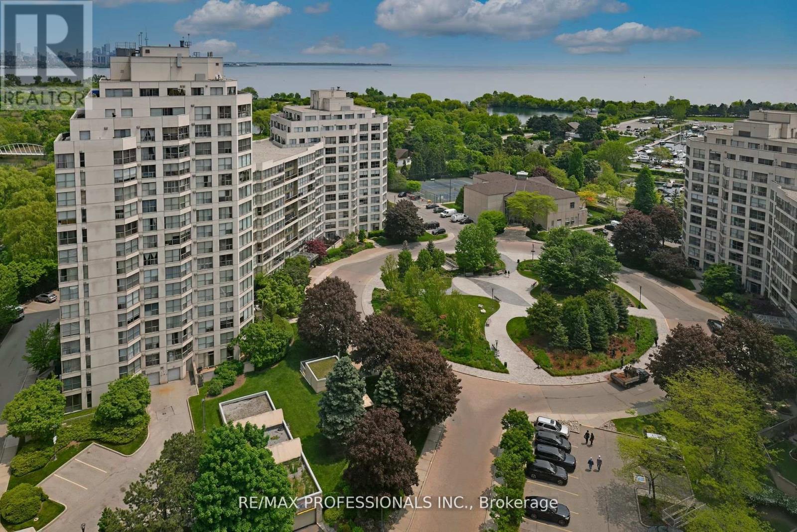 2004 - 2269 Lakeshore Boulevard W, Toronto, Ontario  M8V 3X6 - Photo 26 - W12414394