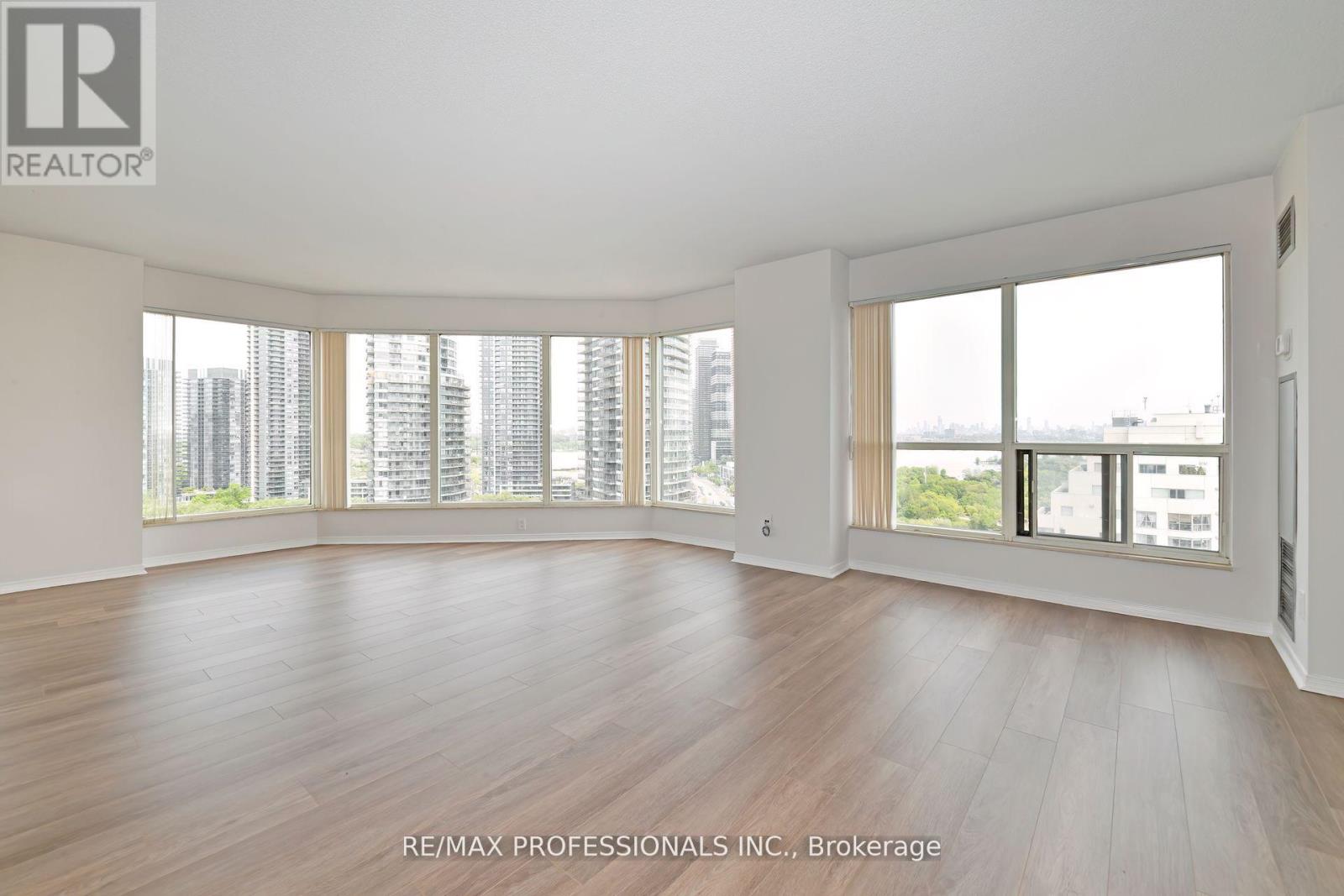 2004 - 2269 Lakeshore Boulevard W, Toronto, Ontario  M8V 3X6 - Photo 3 - W12414394