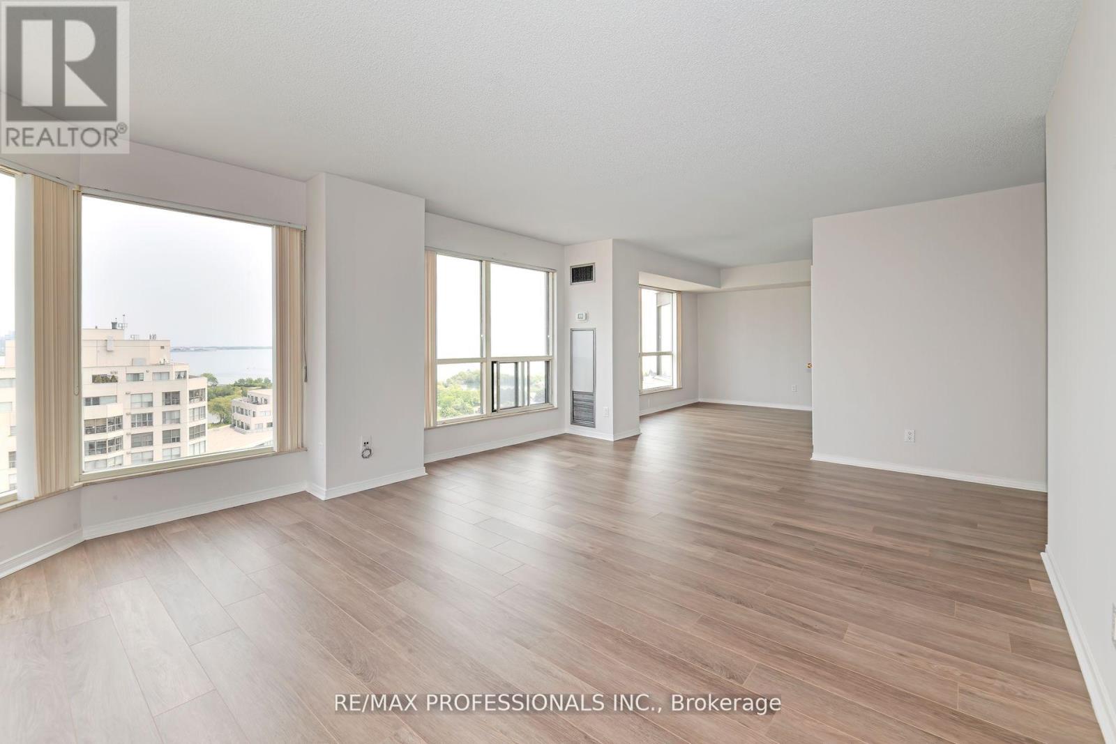 2004 - 2269 Lakeshore Boulevard W, Toronto, Ontario  M8V 3X6 - Photo 6 - W12414394