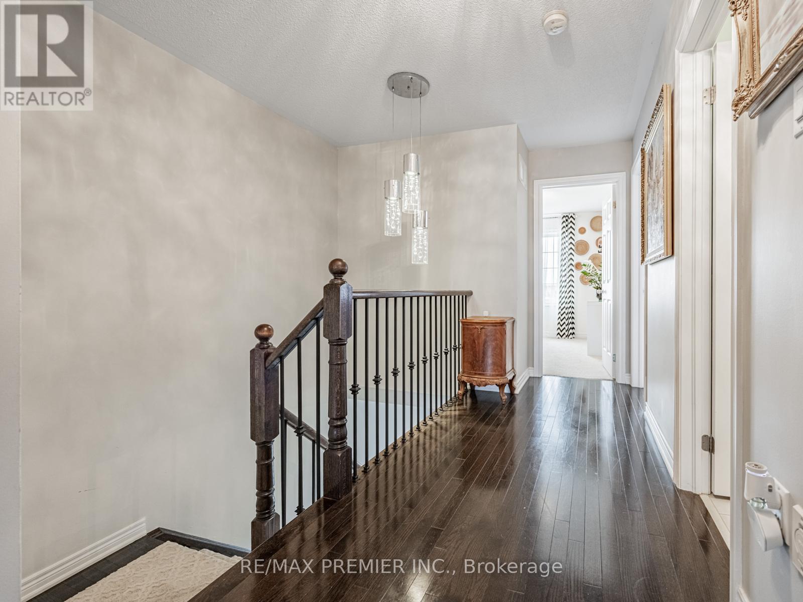935 Transom Crescent, Milton, Ontario  L9T 8K4 - Photo 15 - W12414429