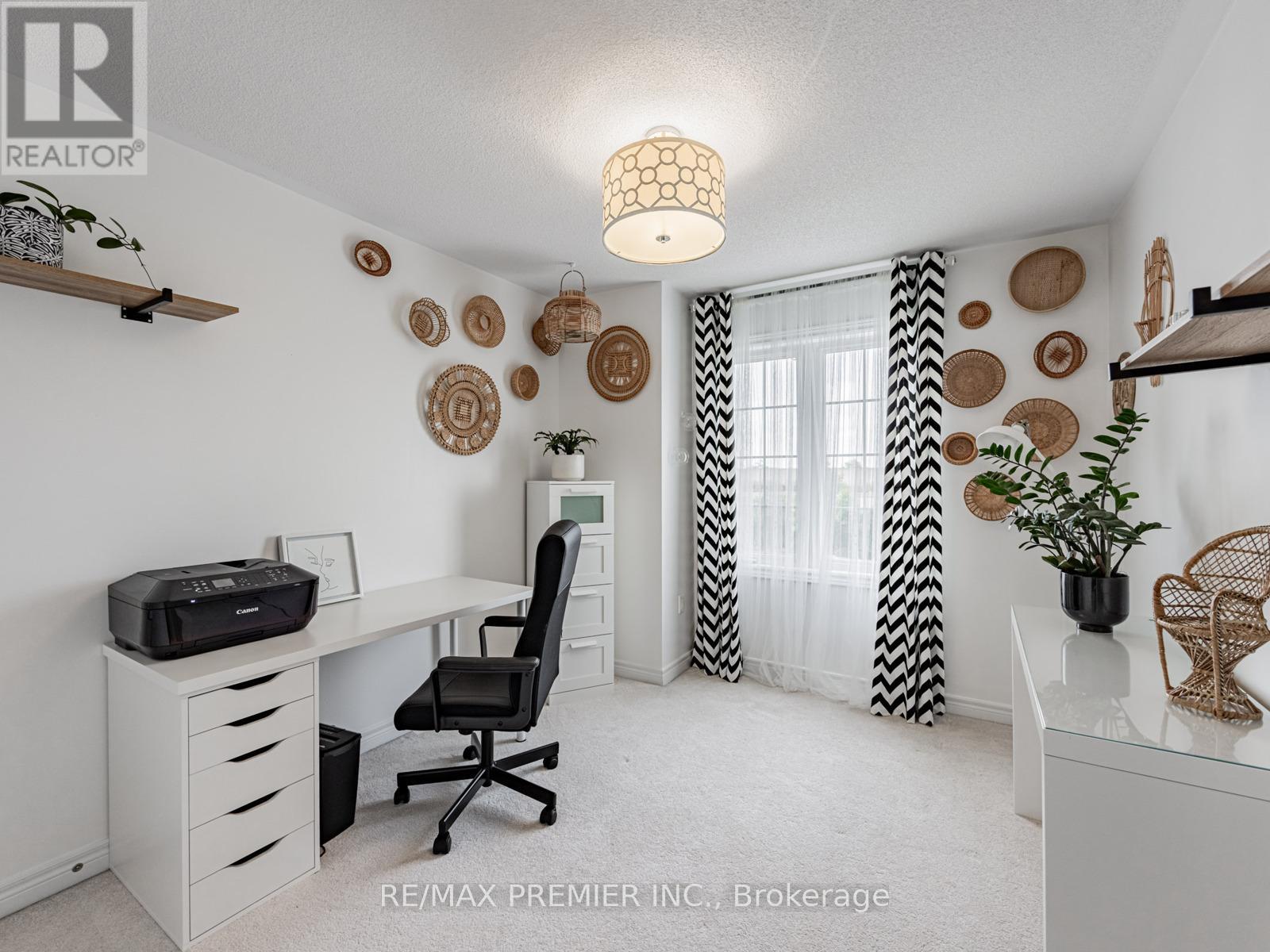 935 Transom Crescent, Milton, Ontario  L9T 8K4 - Photo 22 - W12414429