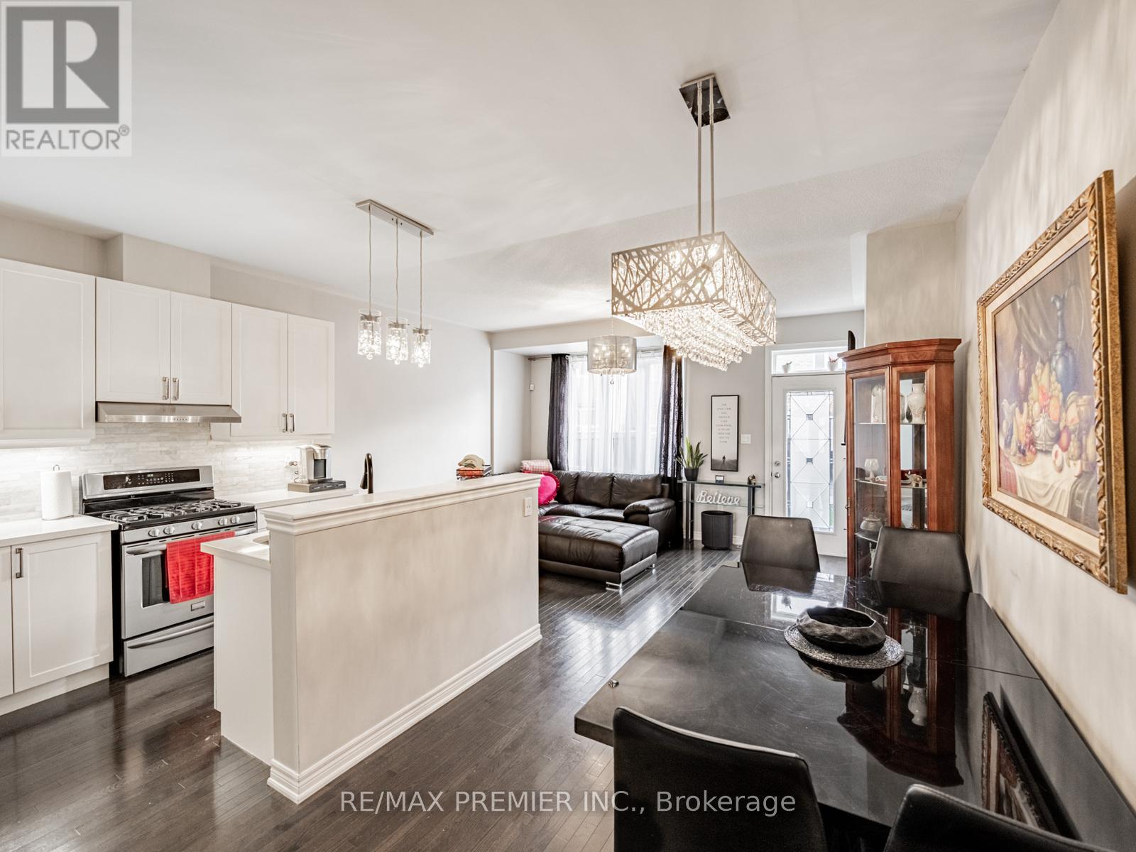 935 Transom Crescent, Milton, Ontario  L9T 8K4 - Photo 8 - W12414429