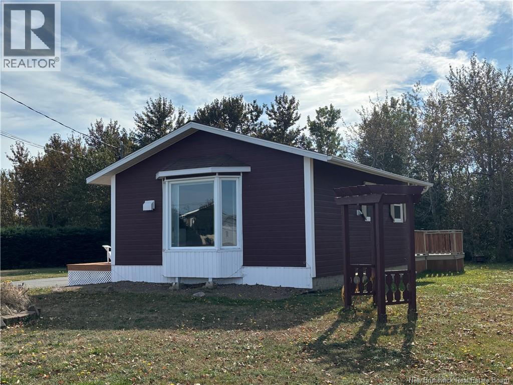 376 Rue Du Havre, Pointe-Verte, New Brunswick  E8J 2T1 - Photo 10 - NB127032
