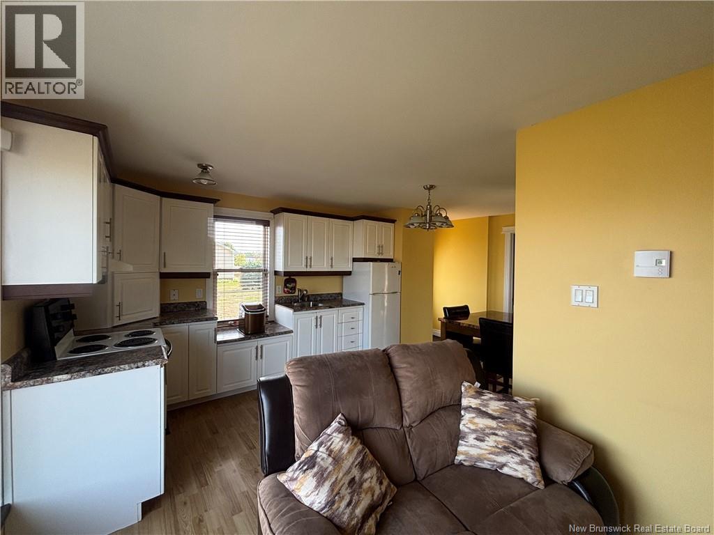 376 Rue Du Havre, Pointe-Verte, New Brunswick  E8J 2T1 - Photo 18 - NB127032
