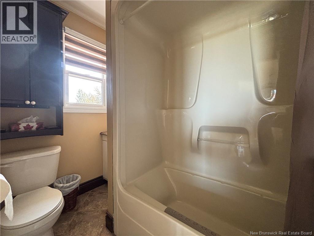 376 Rue Du Havre, Pointe-Verte, New Brunswick  E8J 2T1 - Photo 24 - NB127032