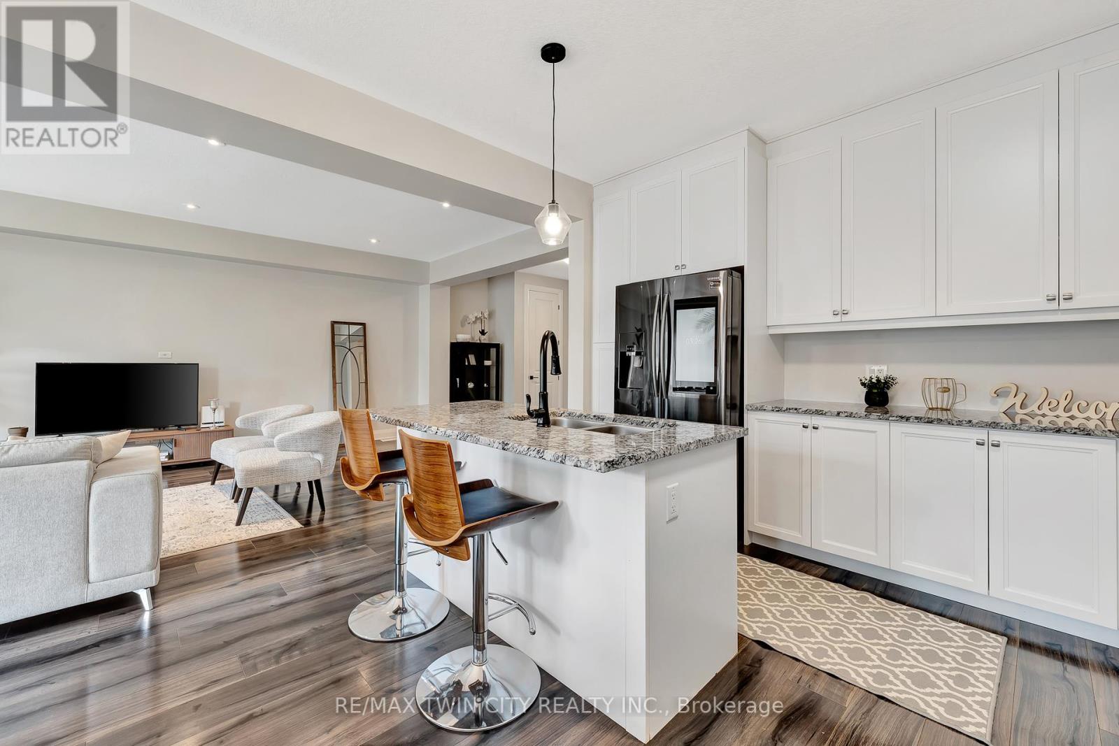 592 Mayapple Street, Waterloo, Ontario  N2V 0E3 - Photo 11 - X12414343