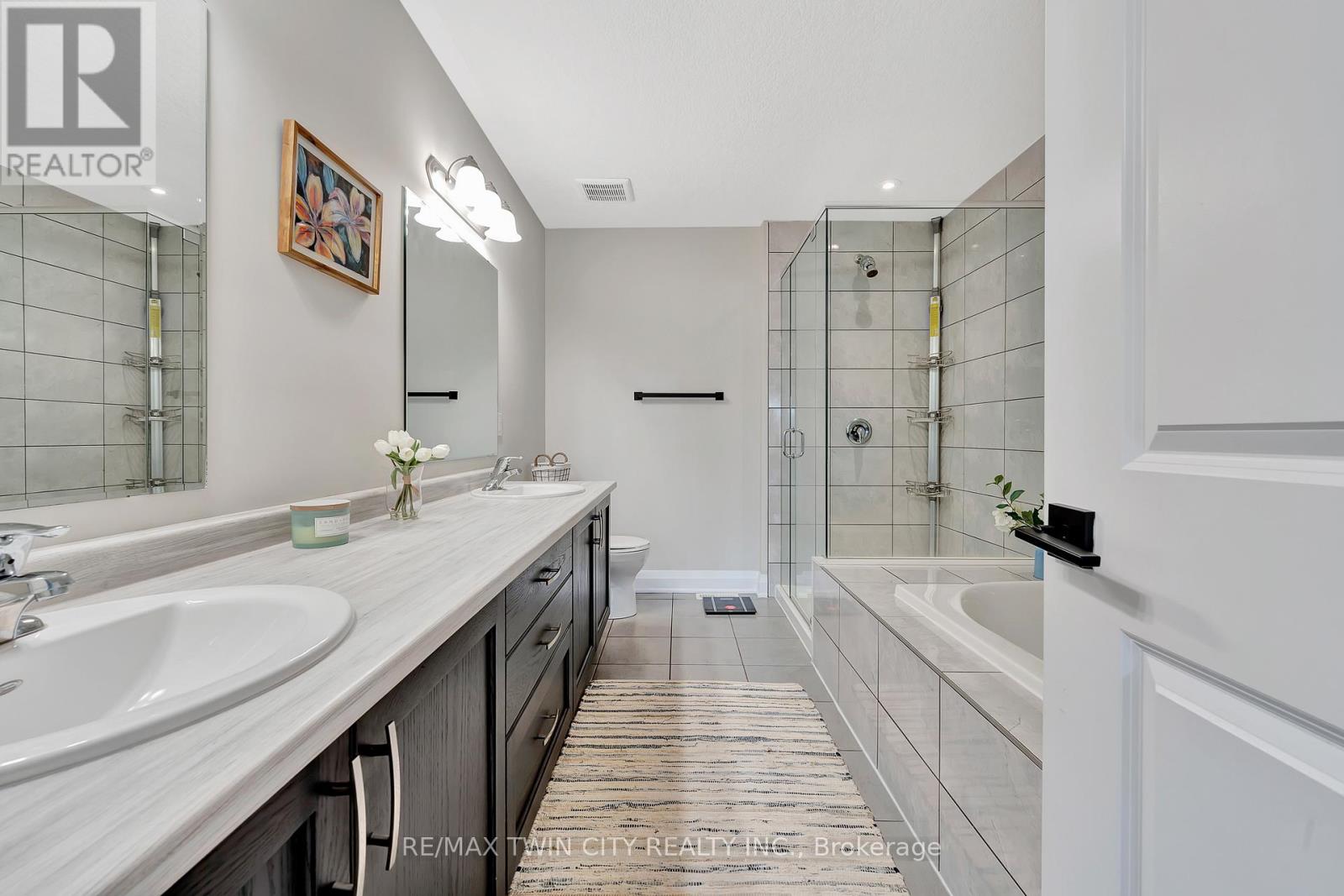 592 Mayapple Street, Waterloo, Ontario  N2V 0E3 - Photo 23 - X12414343
