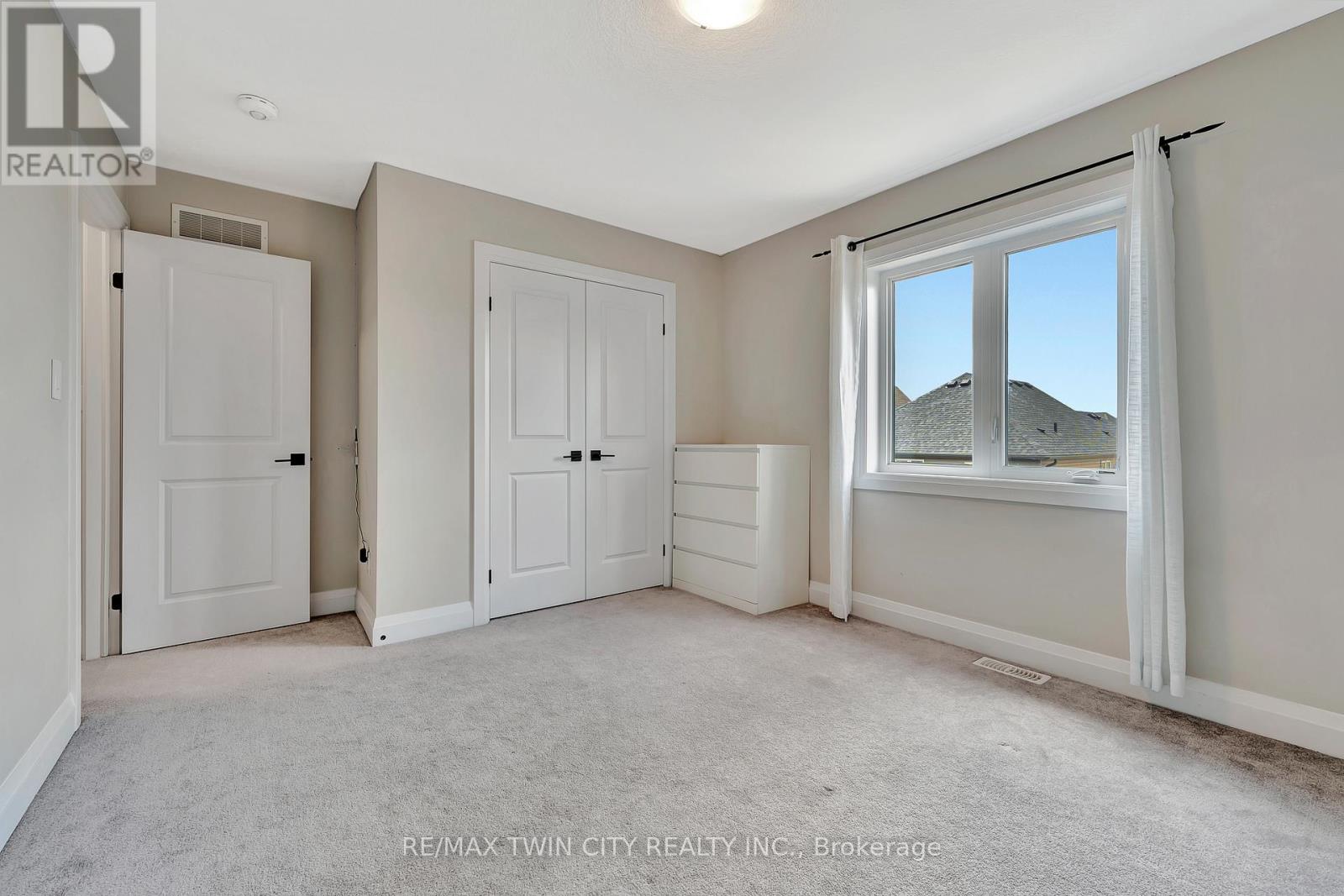 592 Mayapple Street, Waterloo, Ontario  N2V 0E3 - Photo 33 - X12414343