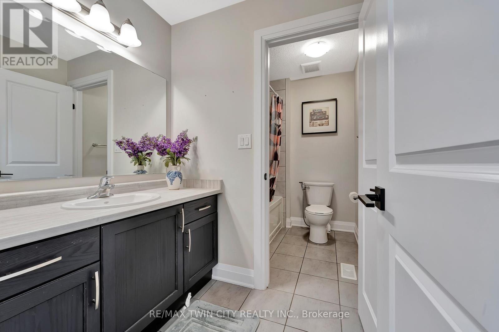 592 Mayapple Street, Waterloo, Ontario  N2V 0E3 - Photo 34 - X12414343