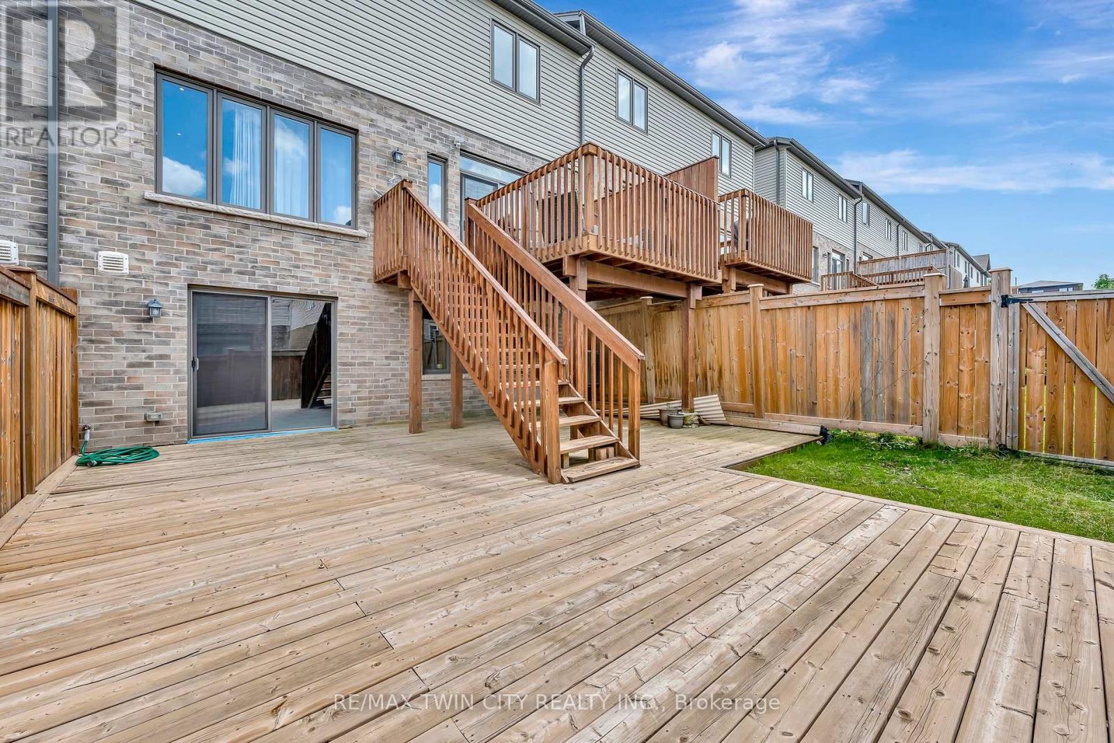 592 Mayapple Street, Waterloo, Ontario  N2V 0E3 - Photo 41 - X12414343