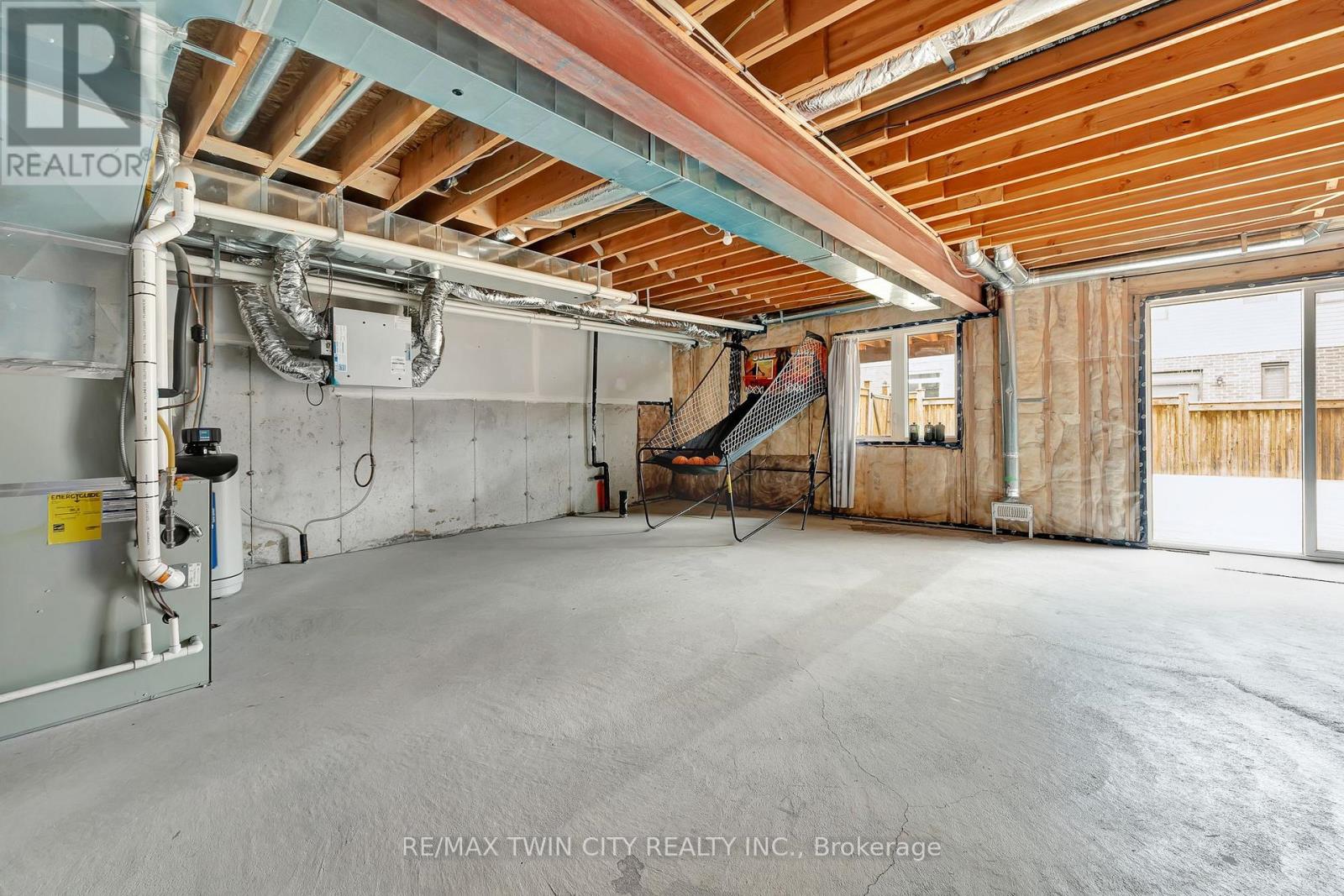 592 Mayapple Street, Waterloo, Ontario  N2V 0E3 - Photo 45 - X12414343