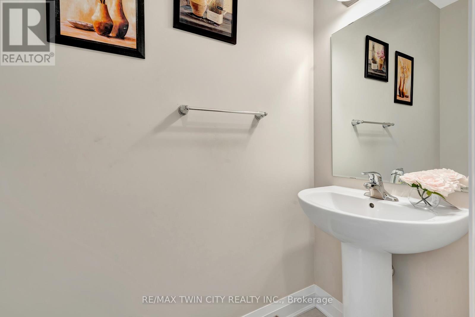 592 Mayapple Street, Waterloo, Ontario  N2V 0E3 - Photo 6 - X12414343