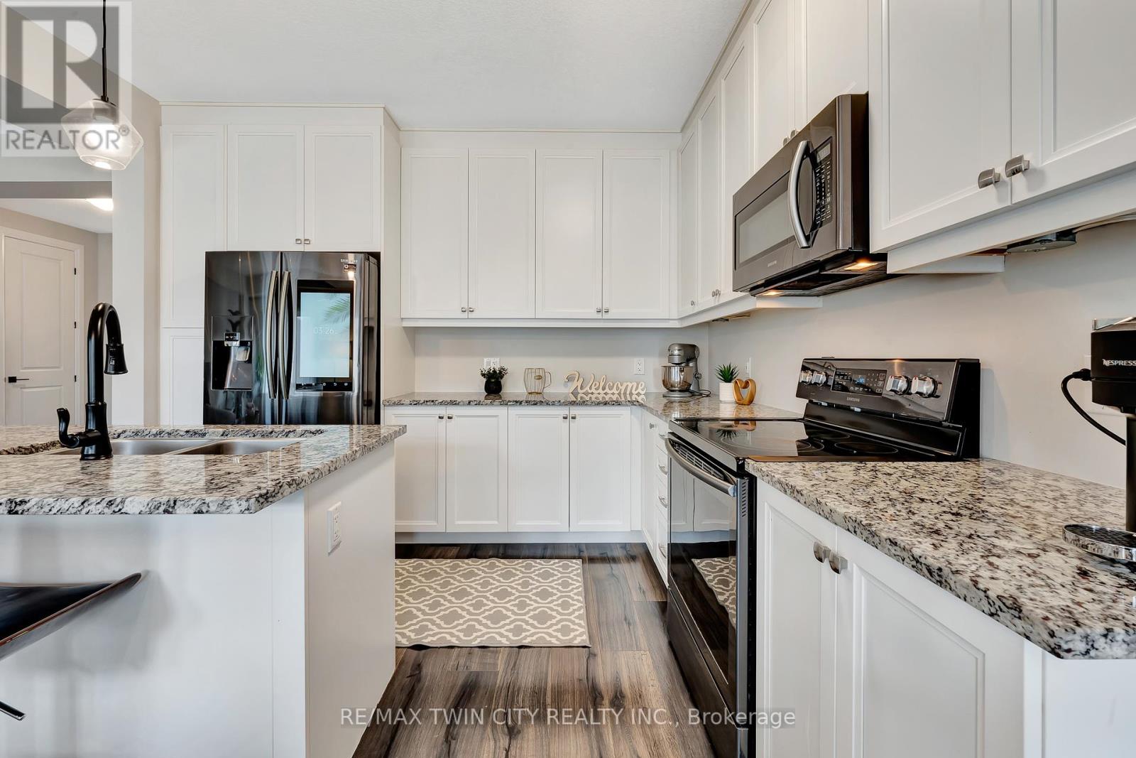 592 Mayapple Street, Waterloo, Ontario  N2V 0E3 - Photo 9 - X12414343