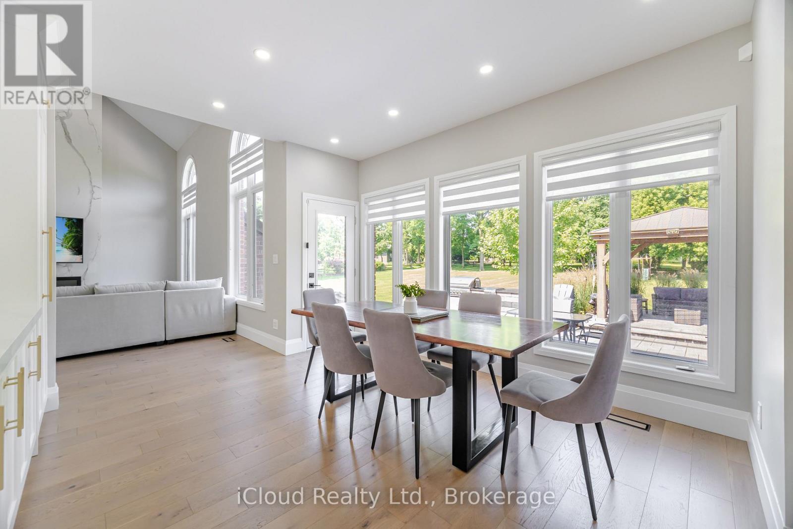 4 Deer View Ridge, Puslinch, Ontario  N1H 6H9 - Photo 13 - X12414431