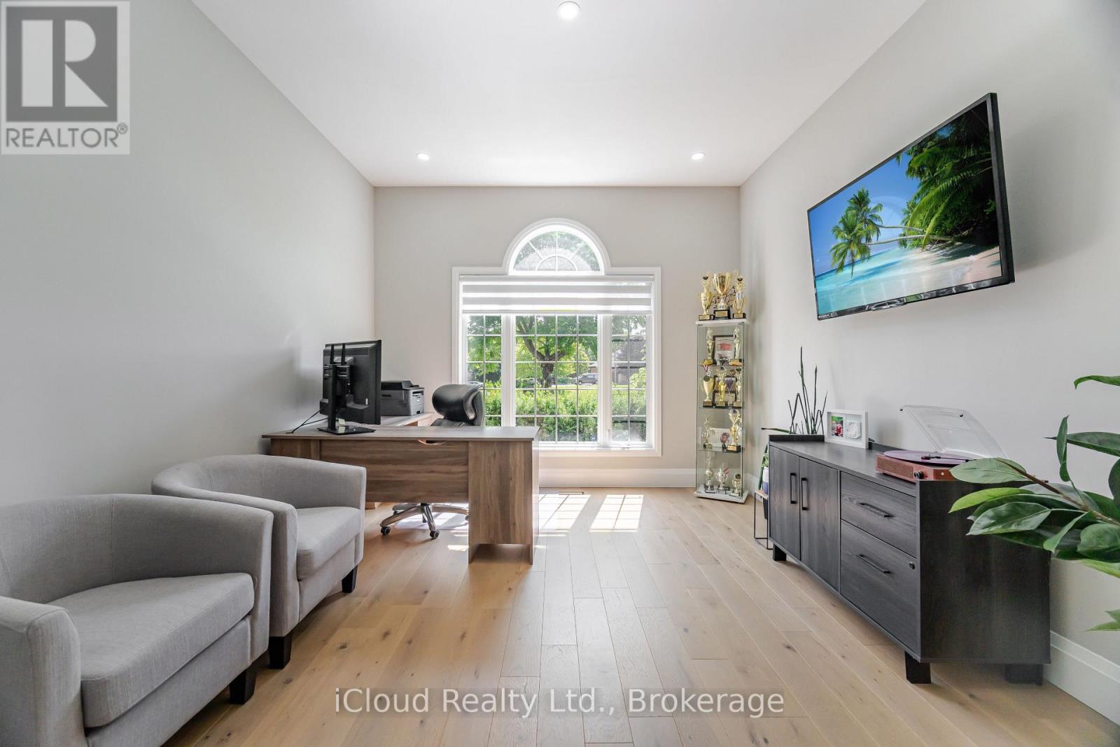 4 Deer View Ridge, Puslinch, Ontario  N1H 6H9 - Photo 21 - X12414431